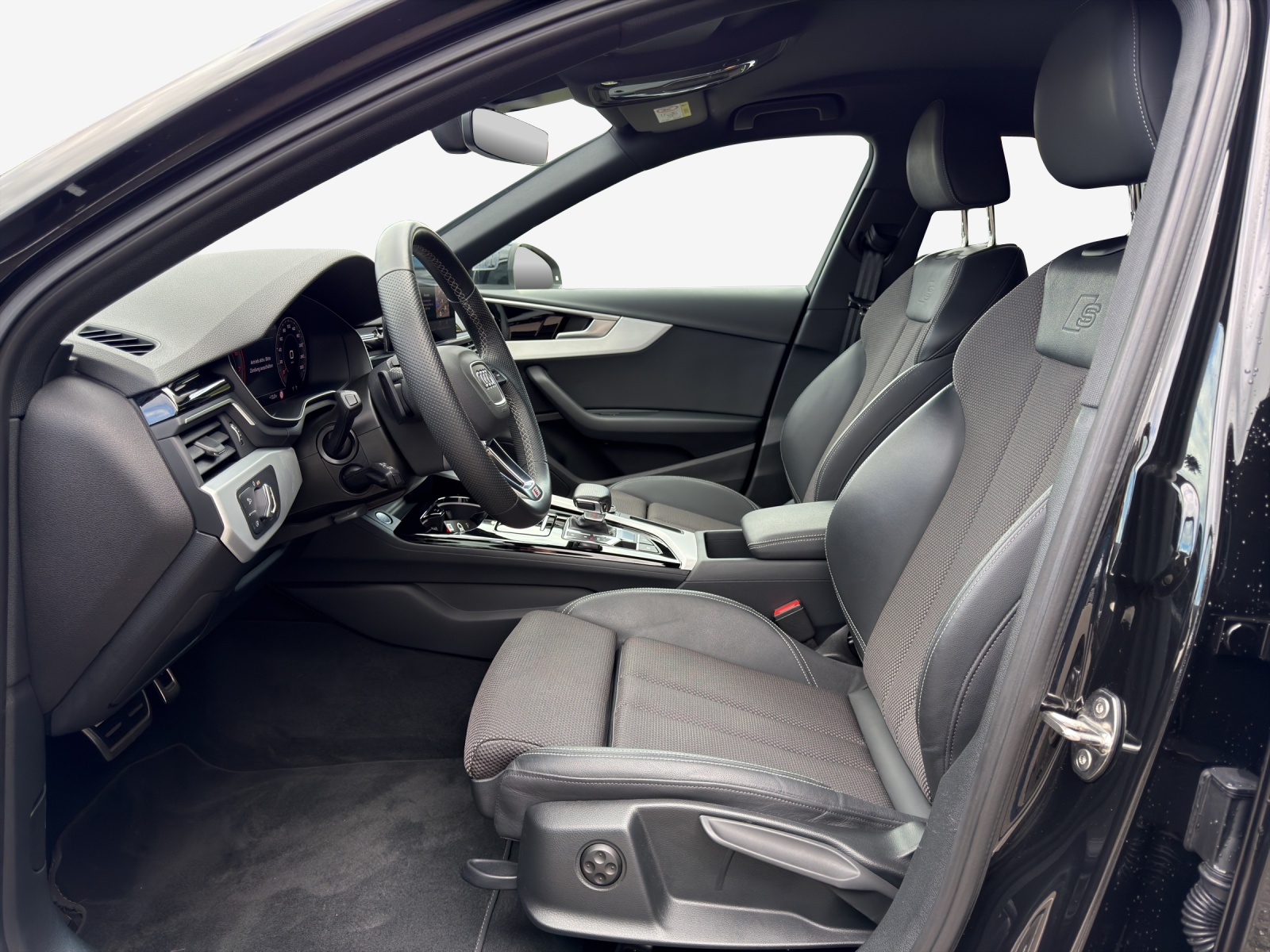AUDI A4 Avant 40 TFSI S line S-tronic quattro-image-7