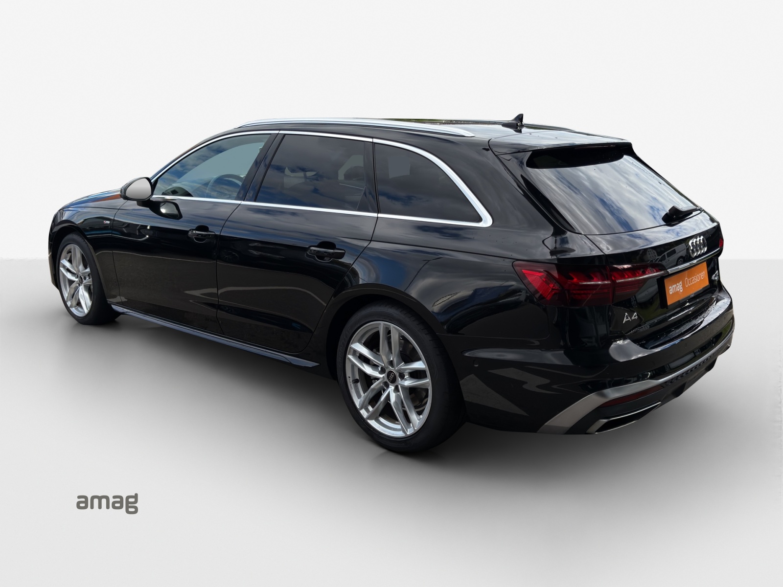 AUDI A4 Avant 40 TFSI S line S-tronic quattro-image-2