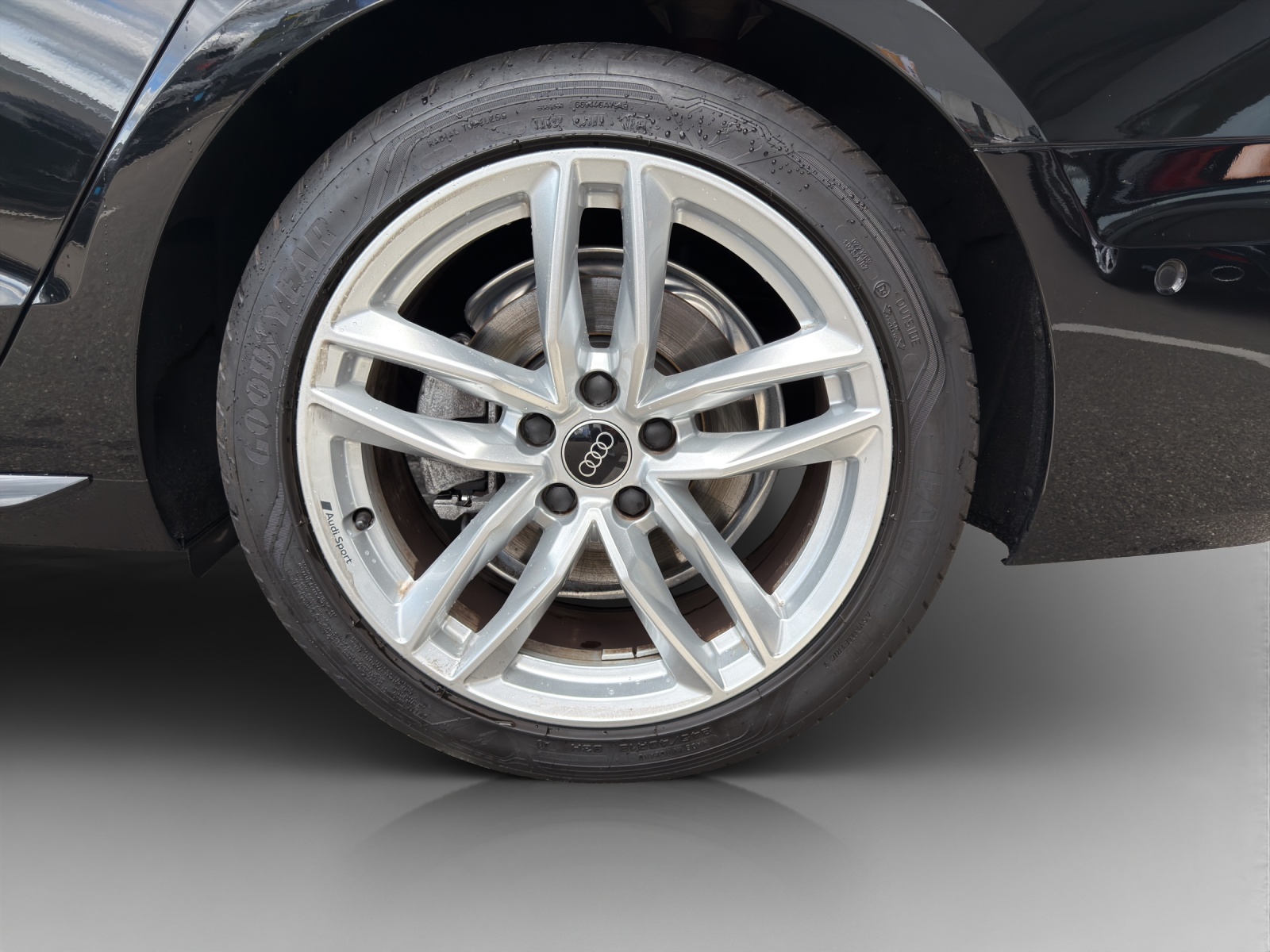 AUDI A4 Avant 40 TFSI S line S-tronic quattro-image-14