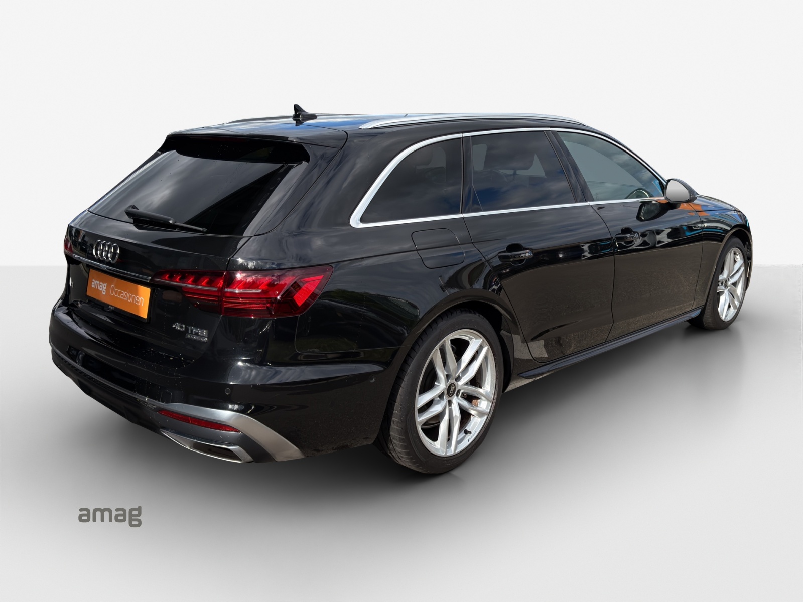 AUDI A4 Avant 40 TFSI S line S-tronic quattro-image-4