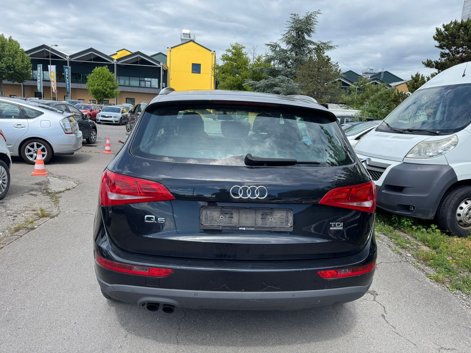 AUDI Q5 2.0 TDI quattro S Line-image-3
