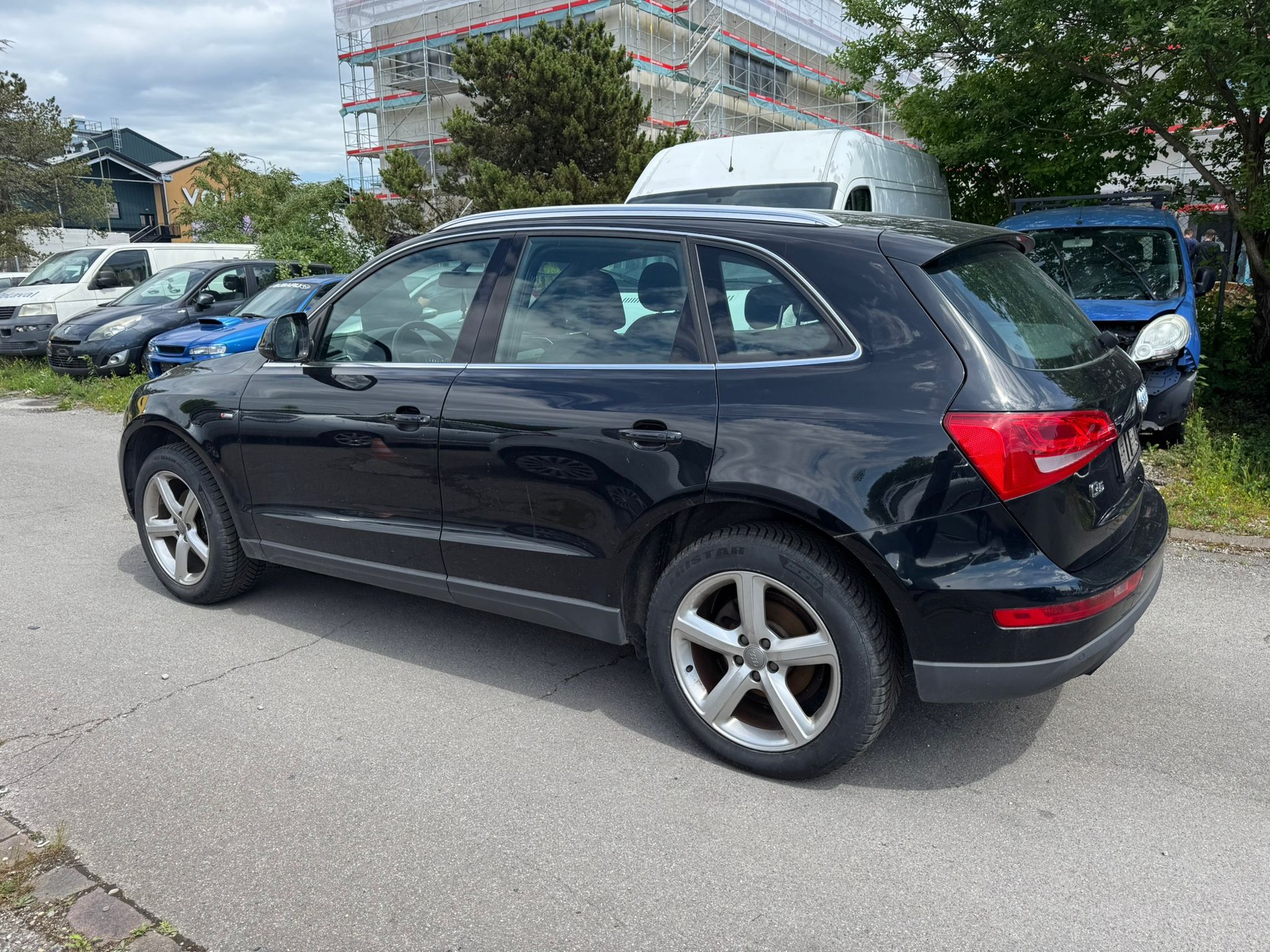 AUDI Q5 2.0 TDI quattro S Line-image-4