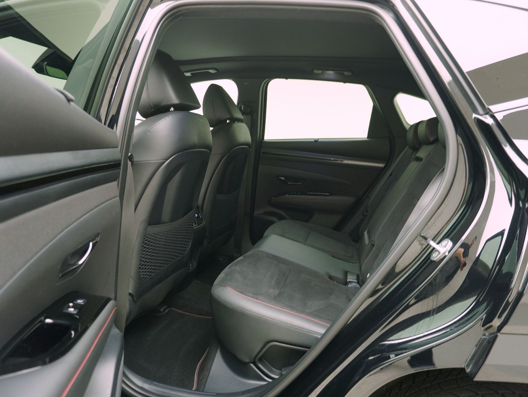 HYUNDAI Tucson 1.6 T-GDi PHEV N-Line LUX.pack 4WD-image-12