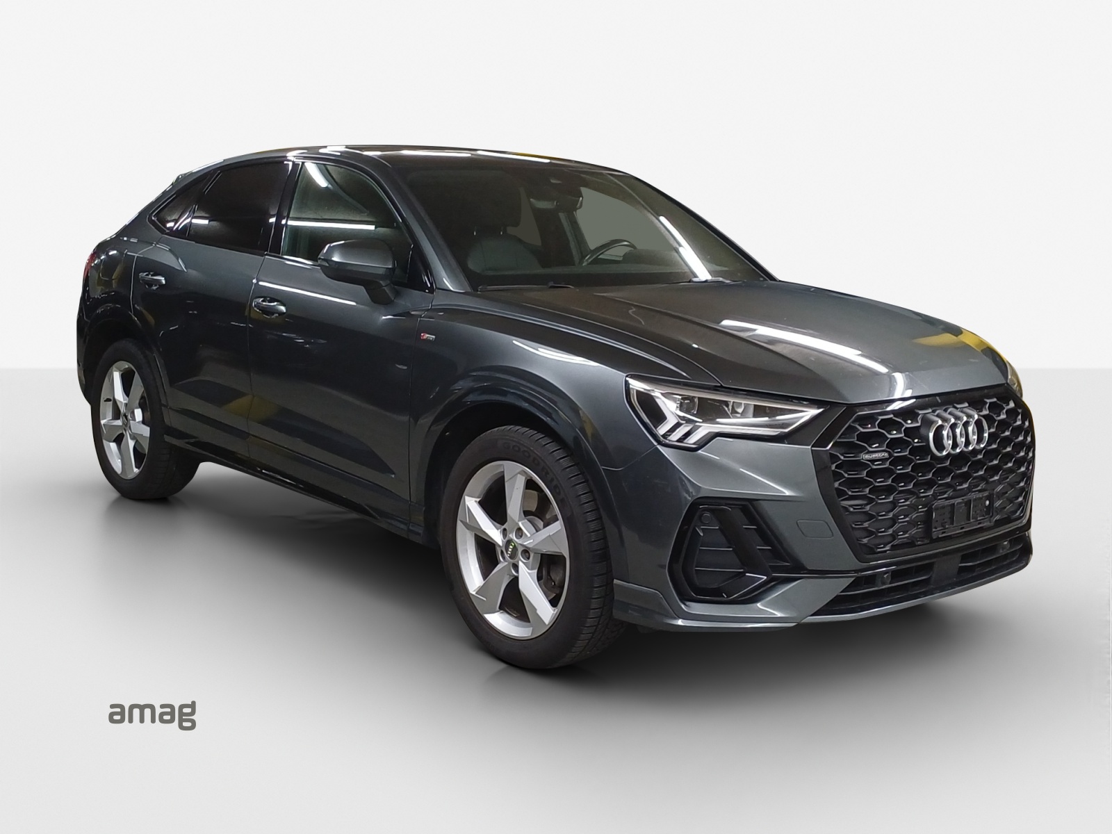 AUDI Q3 Sportback 45 TFSI S line quattro S-tronic-image-5