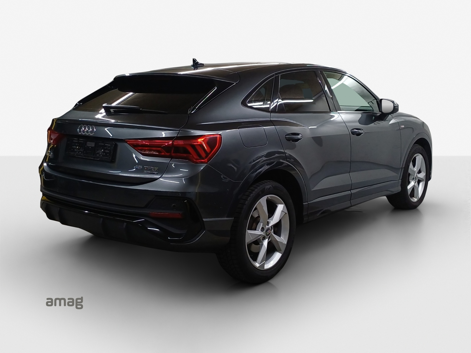 AUDI Q3 Sportback 45 TFSI S line quattro S-tronic-image-4