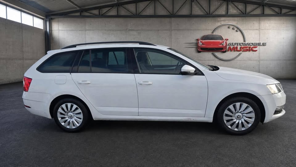 SKODA Octavia Combi 2.0 TDI Ambition DSG-image-3