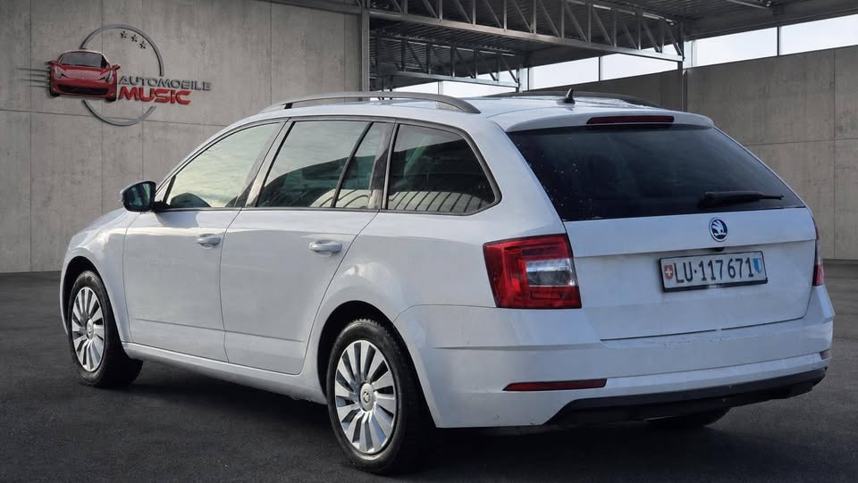 SKODA Octavia Combi 2.0 TDI Ambition DSG-image-2