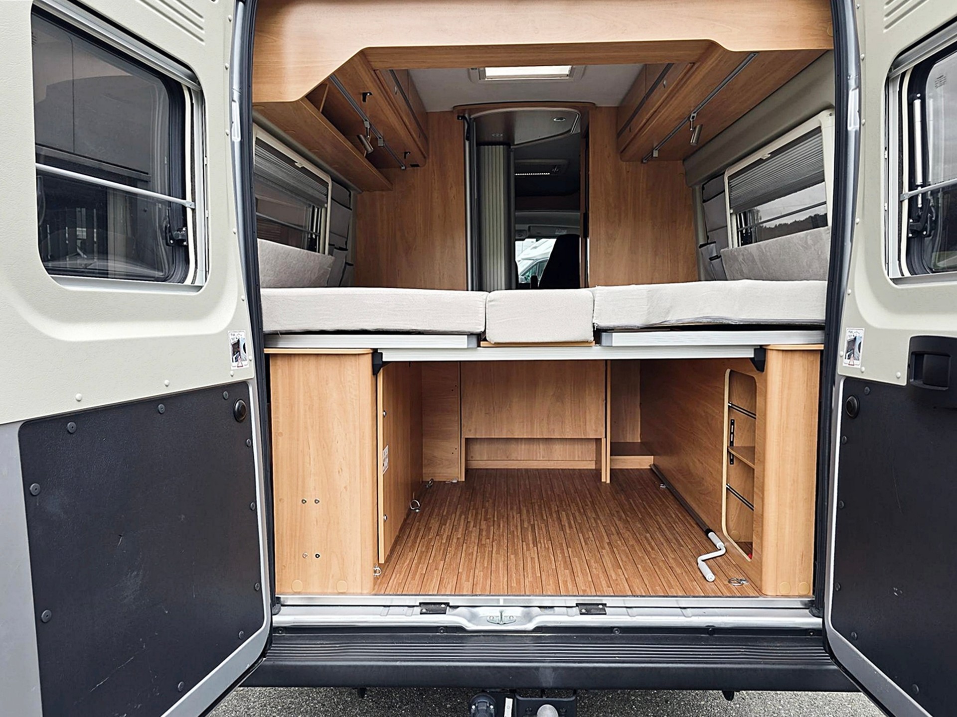 PÖSSL ROAD CRUISER 640 PROFI EDITION 2,3 D 9G-AUTOMAT FIAT DUCATO PROFESSIONAL MAXI MJ 160-image-8