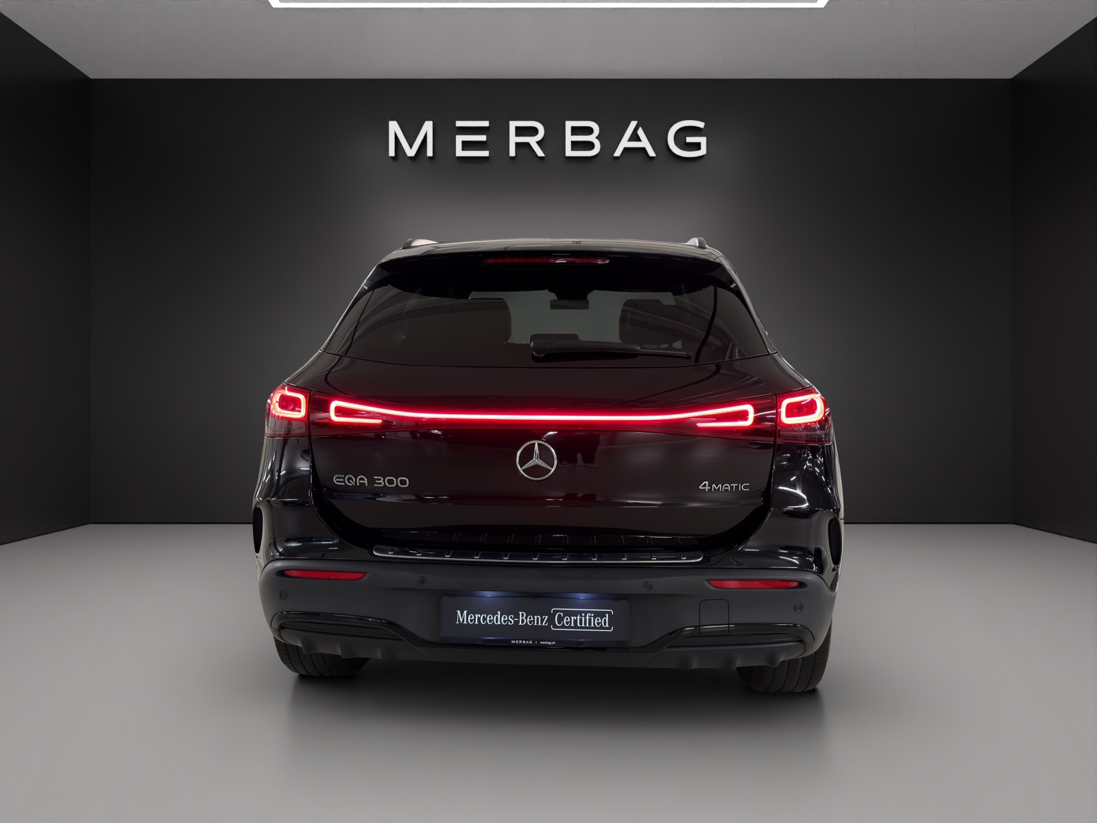 MERCEDES-BENZ EQA 300 AMG Line 4Matic-image-6