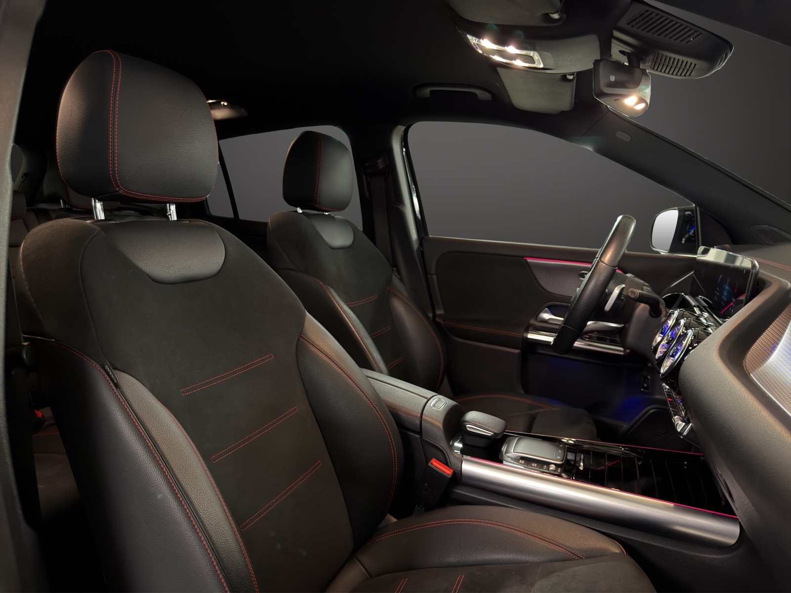 MERCEDES-BENZ EQA 300 AMG Line 4Matic-image-13