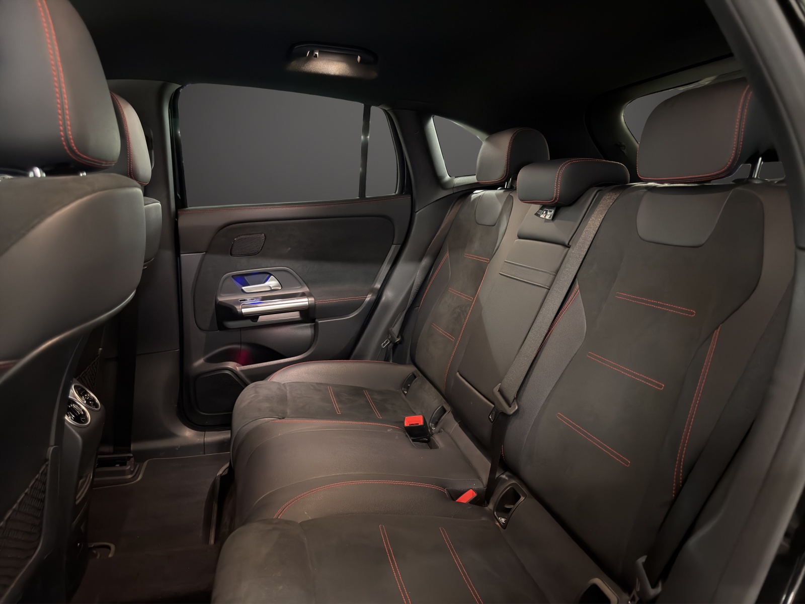 MERCEDES-BENZ EQA 300 AMG Line 4Matic-image-14