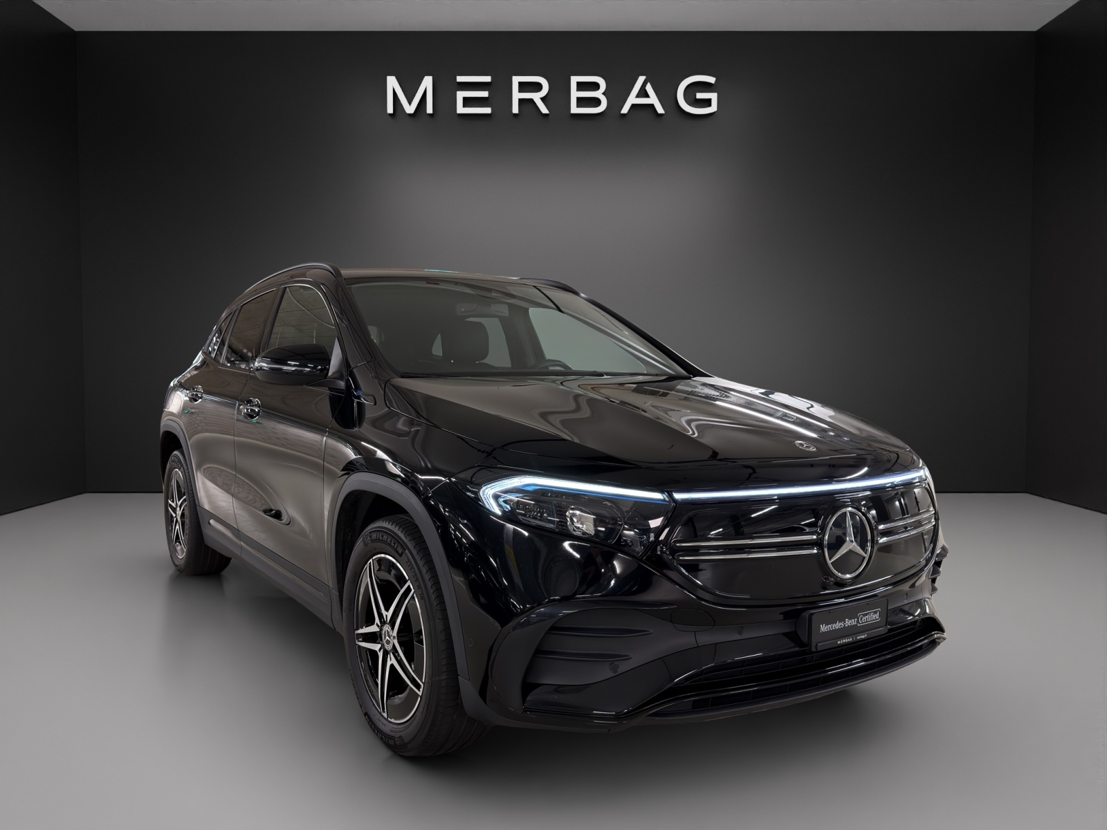 MERCEDES-BENZ EQA 300 AMG Line 4Matic-image-0
