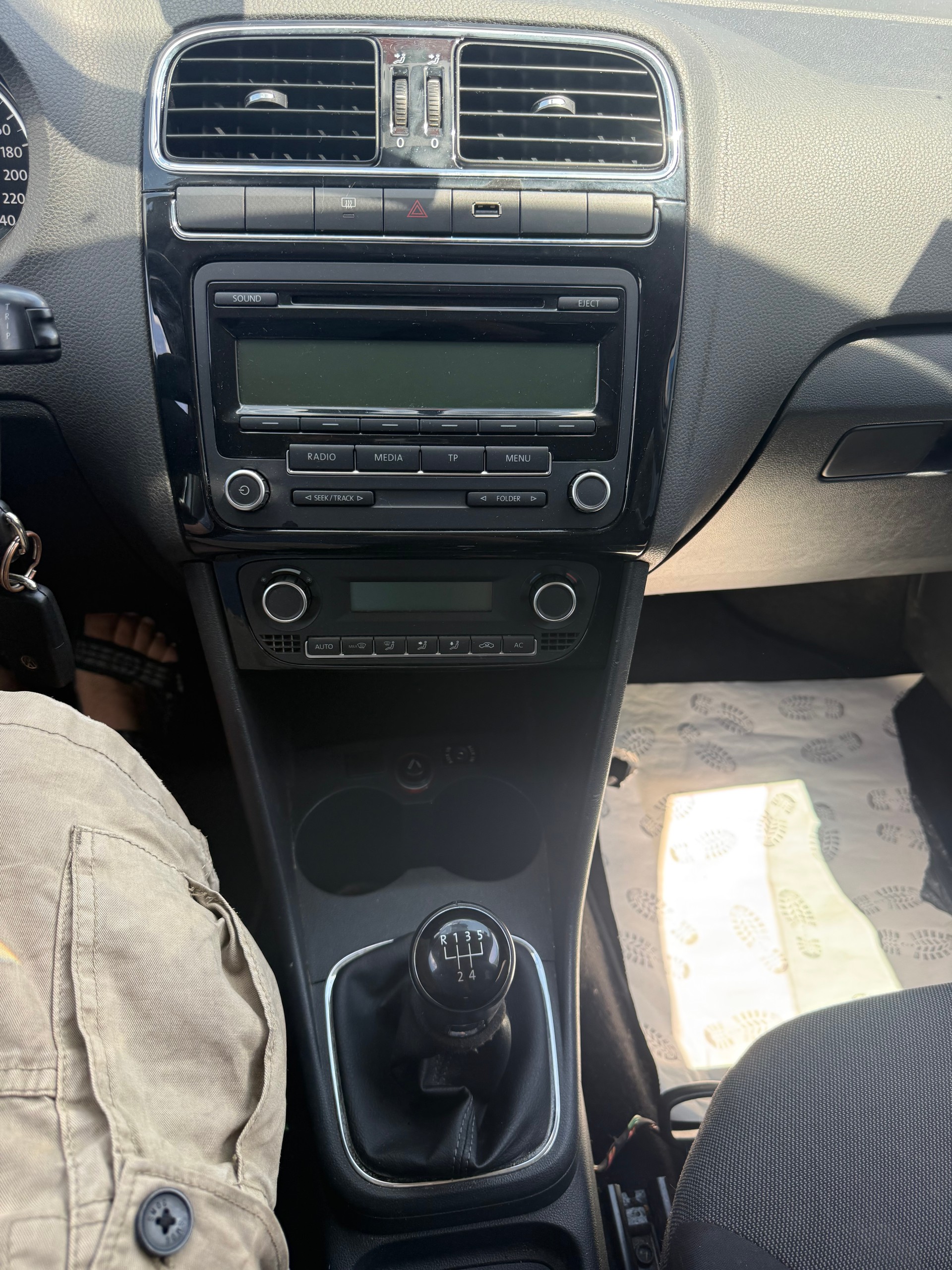 VW Polo 1.2 12V Trendline-image-7