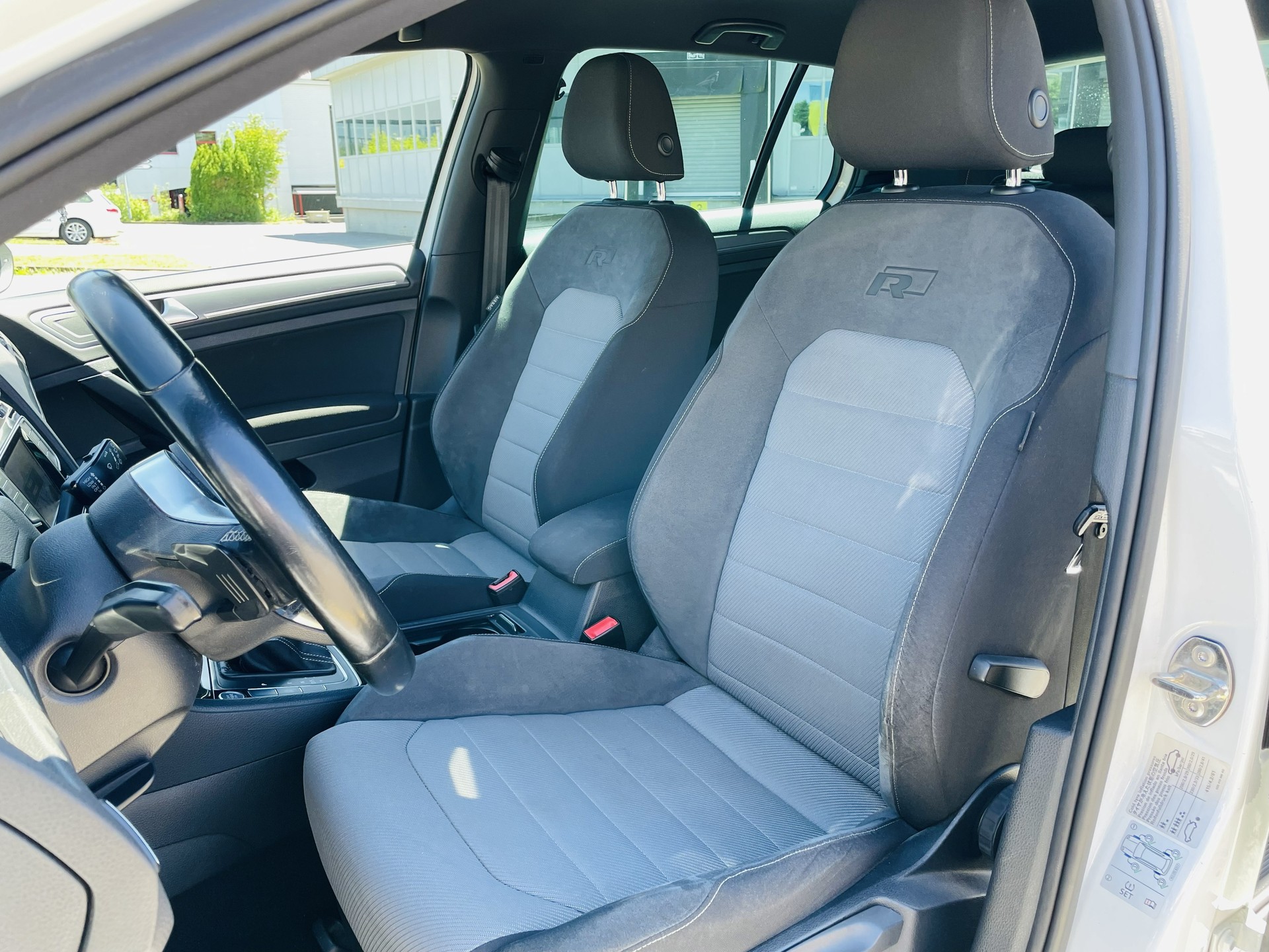 VW Golf 1.2 TSI | R-Line | DSG-image-9