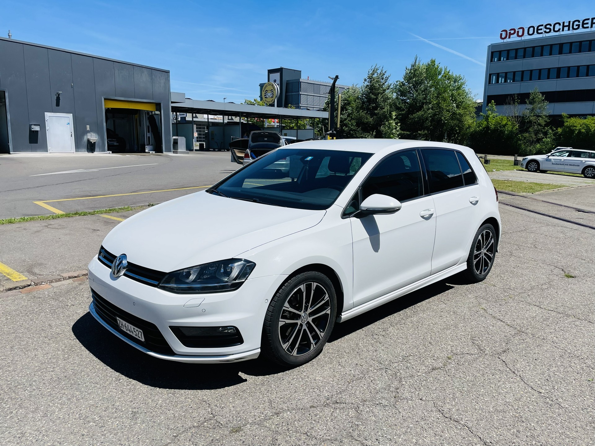 VW Golf 1.2 TSI | R-Line | DSG-image-2