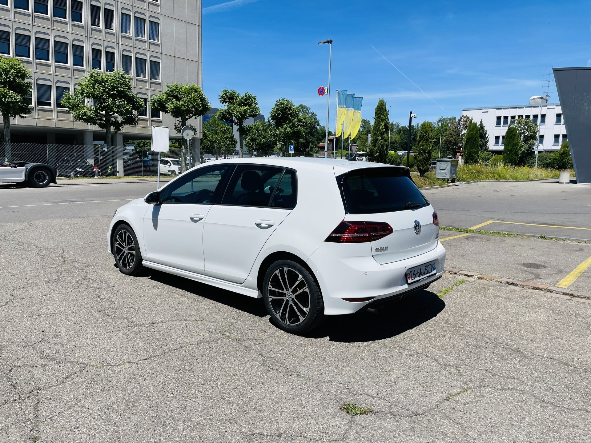 VW Golf 1.2 TSI | R-Line | DSG-image-4