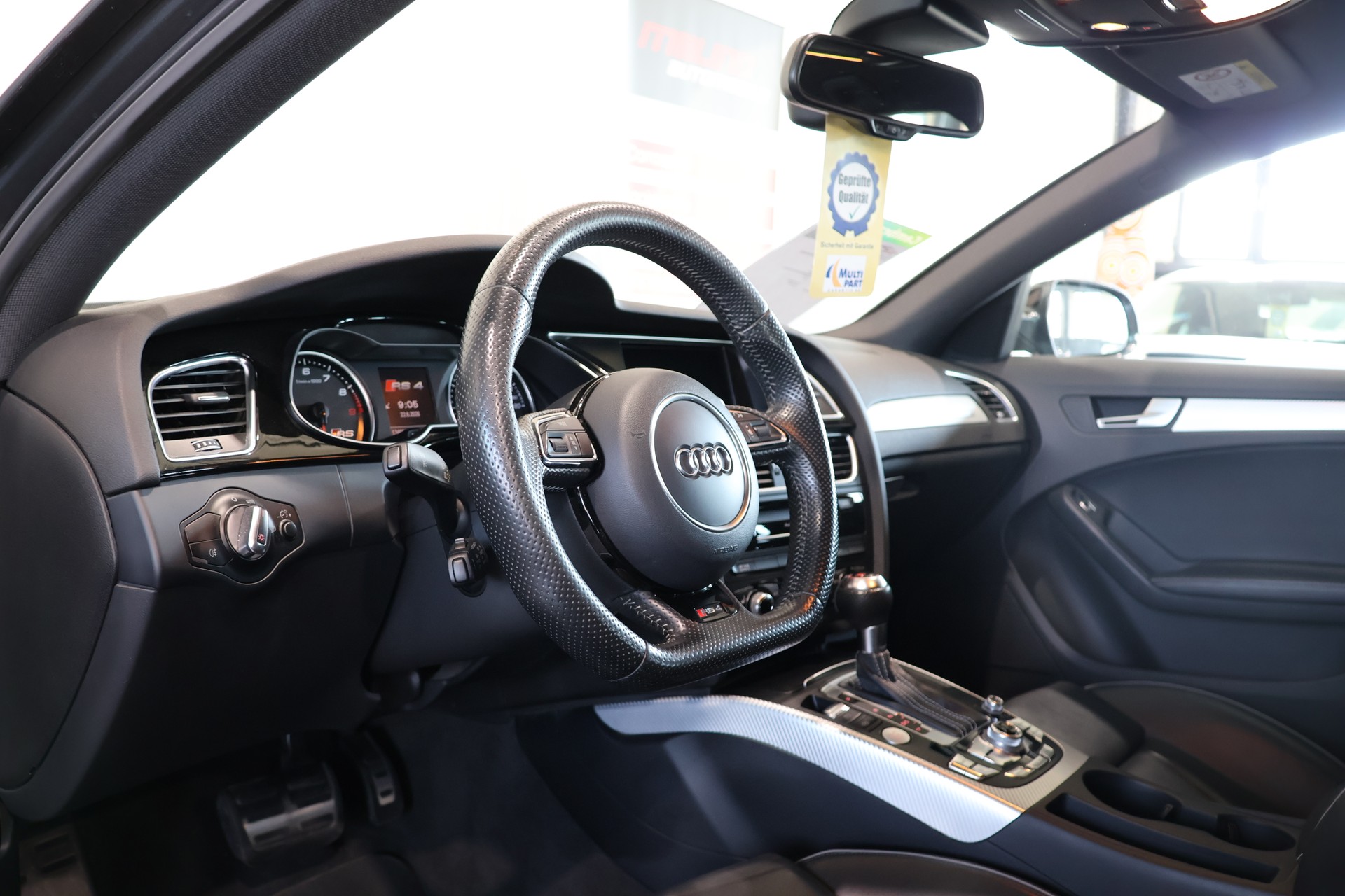 AUDI RS4 Avant 4.2 FSI V8 quattro S-tronic-image-10