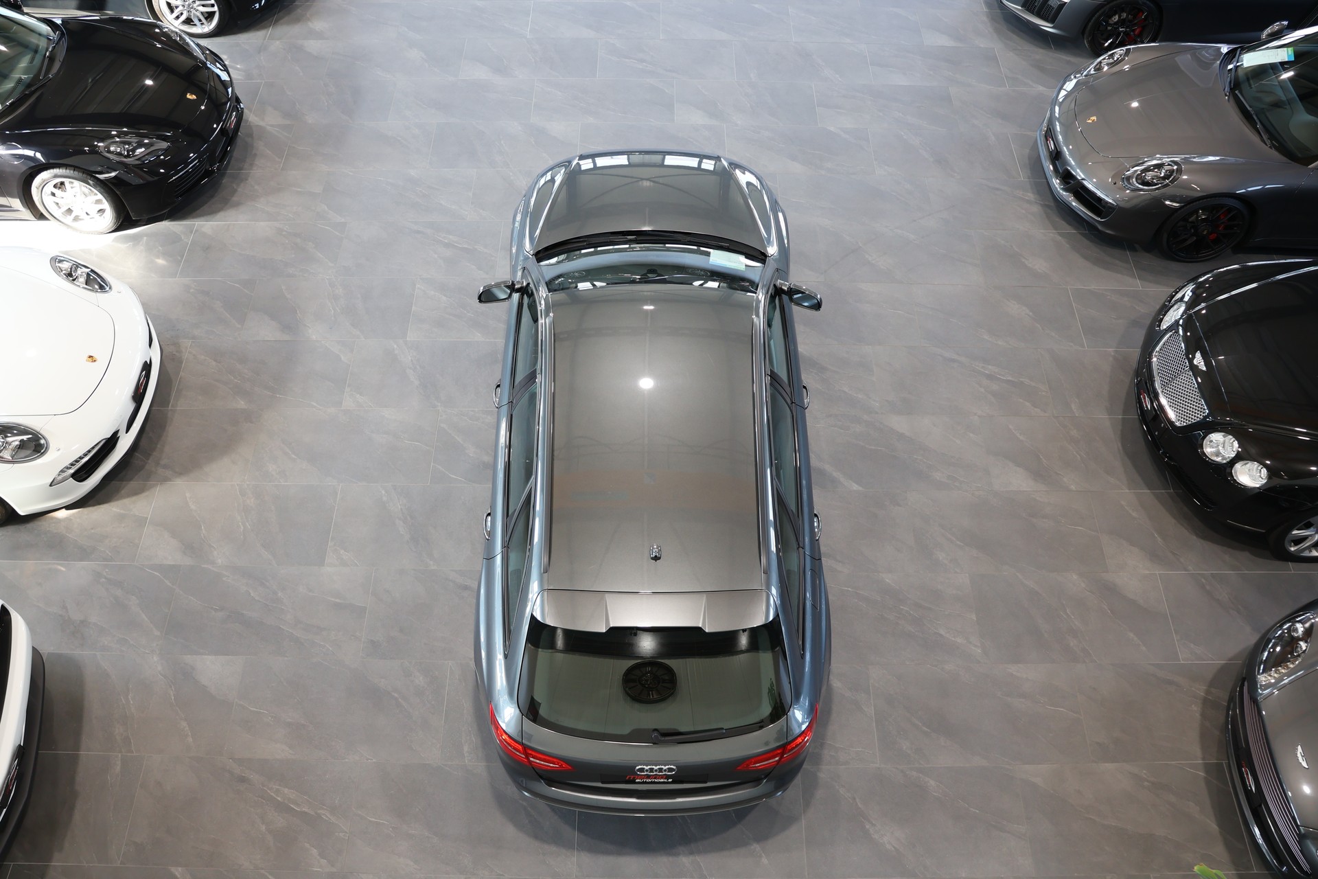 AUDI RS4 Avant 4.2 FSI V8 quattro S-tronic-image-7