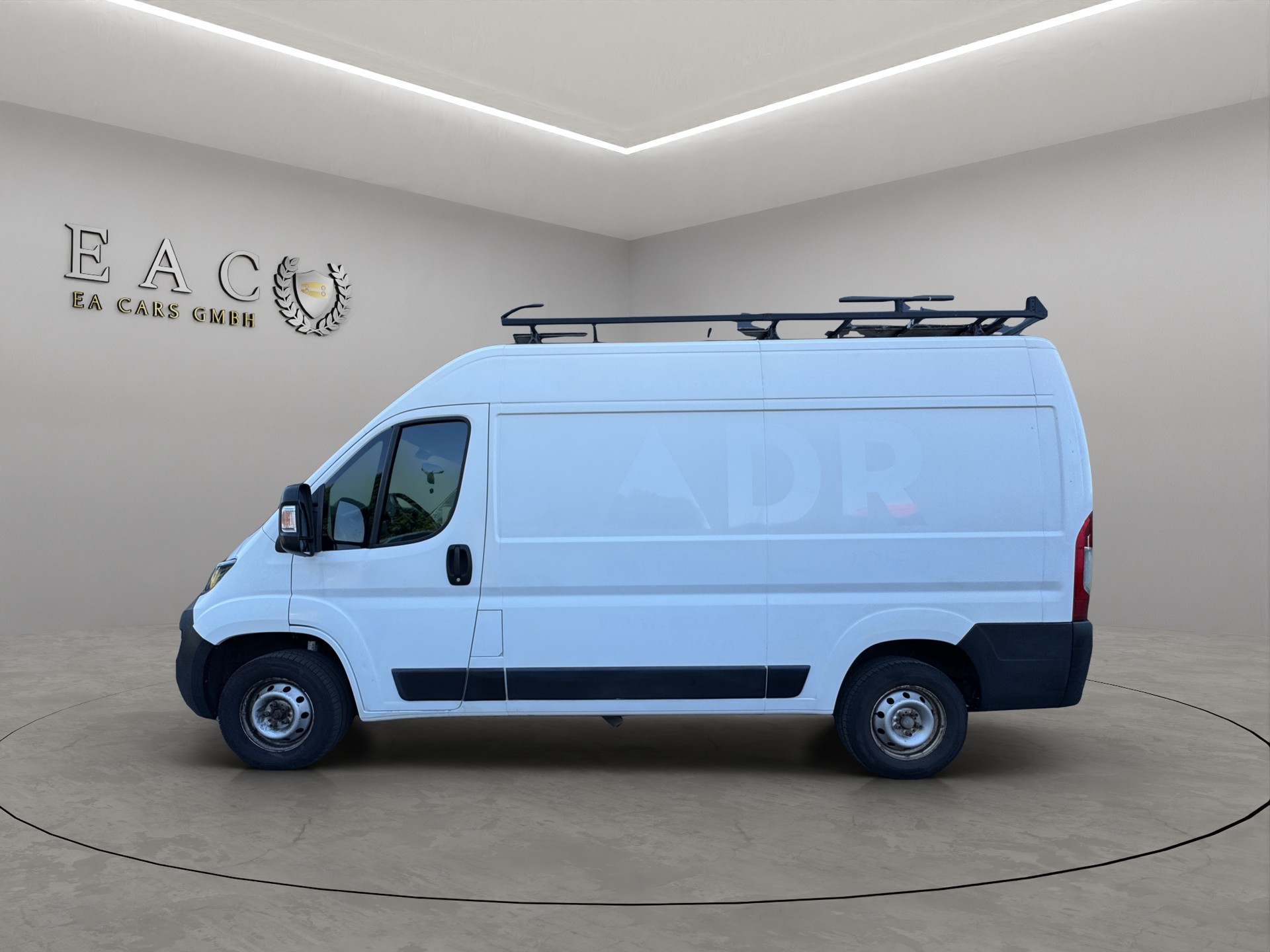 PEUGEOT Boxer 2.0 HDI 333 Allure L2H2-image-1
