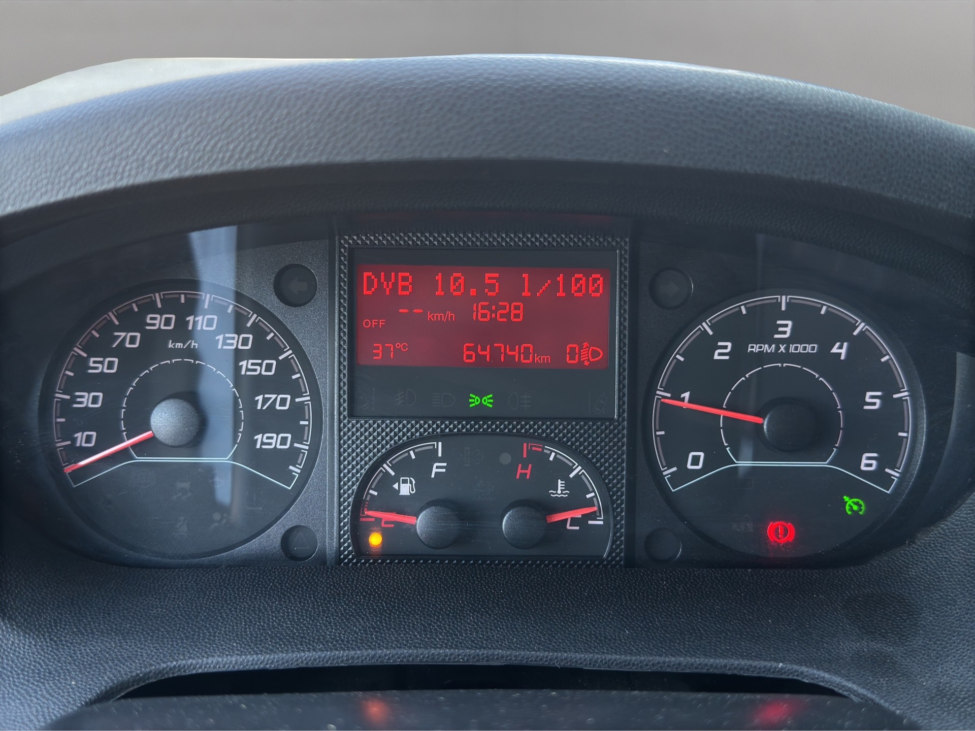 PEUGEOT Boxer 2.0 HDI 333 Allure L2H2-image-9