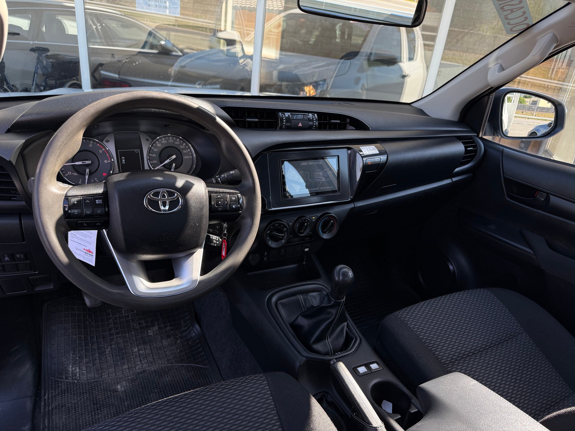 TOYOTA Hilux 2.4D-4D Comfort Extra Cab 4x4-image-8