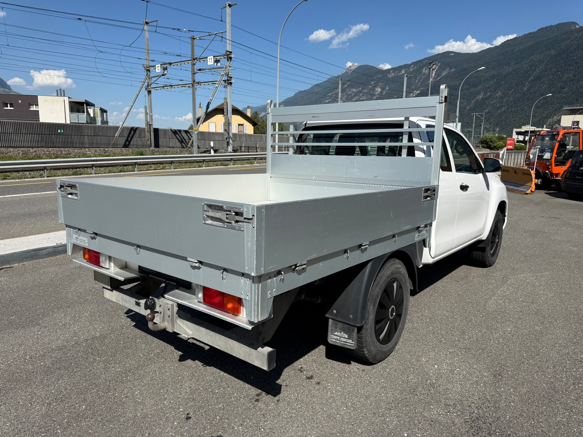 TOYOTA Hilux 2.4D-4D Comfort Extra Cab 4x4-image-5