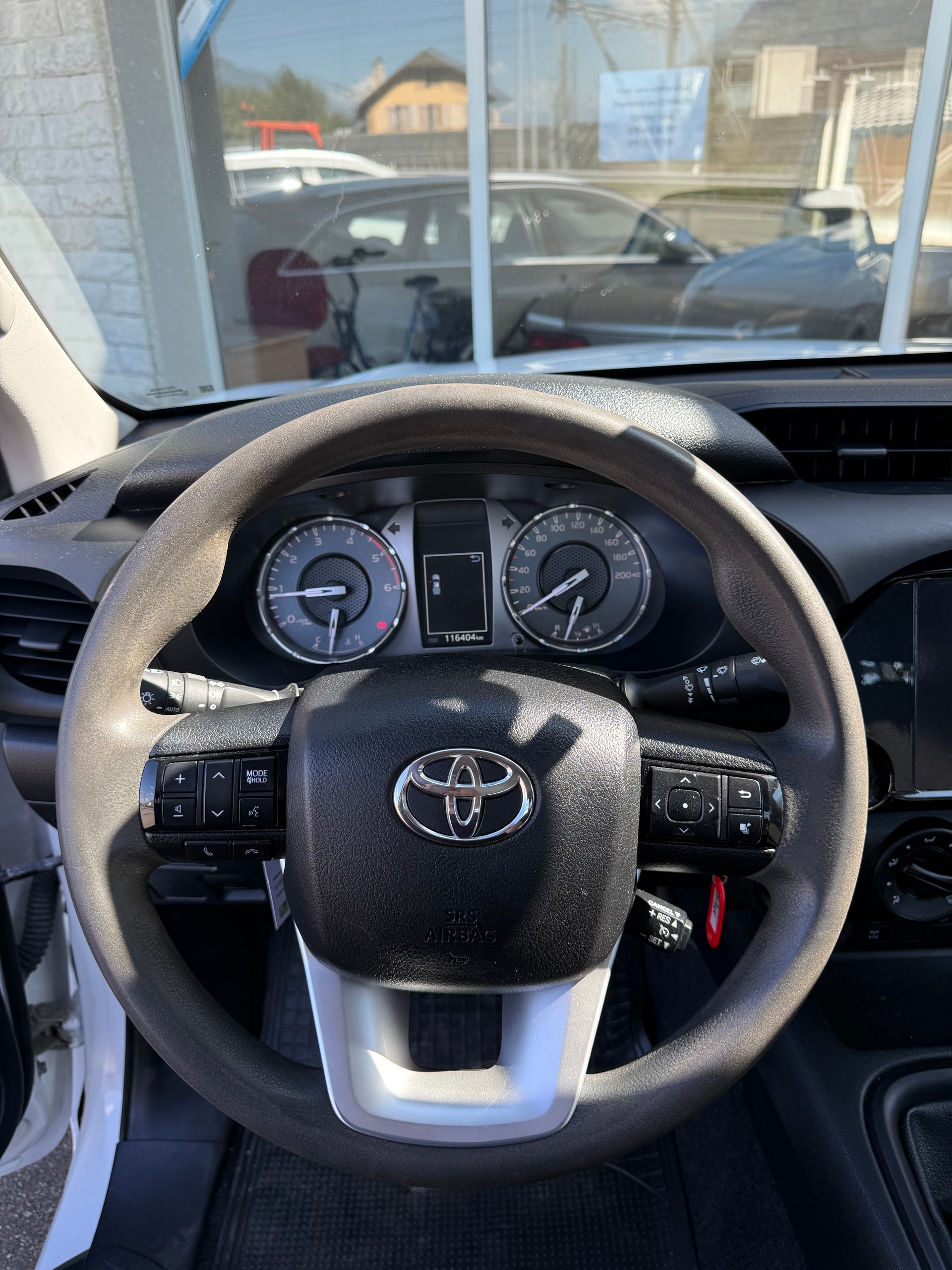 TOYOTA Hilux 2.4D-4D Comfort Extra Cab 4x4-image-9