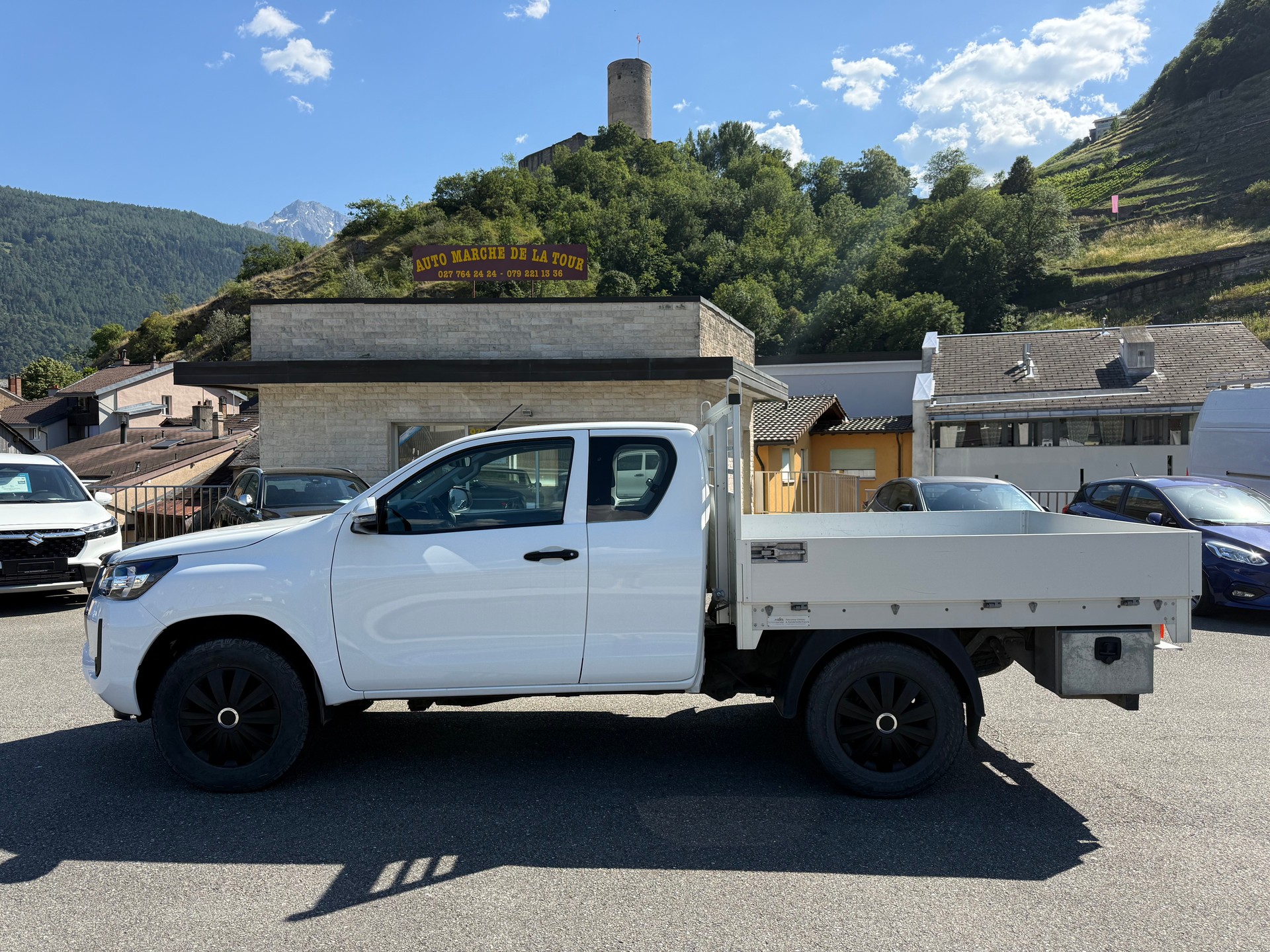 TOYOTA Hilux 2.4D-4D Comfort Extra Cab 4x4-image-0