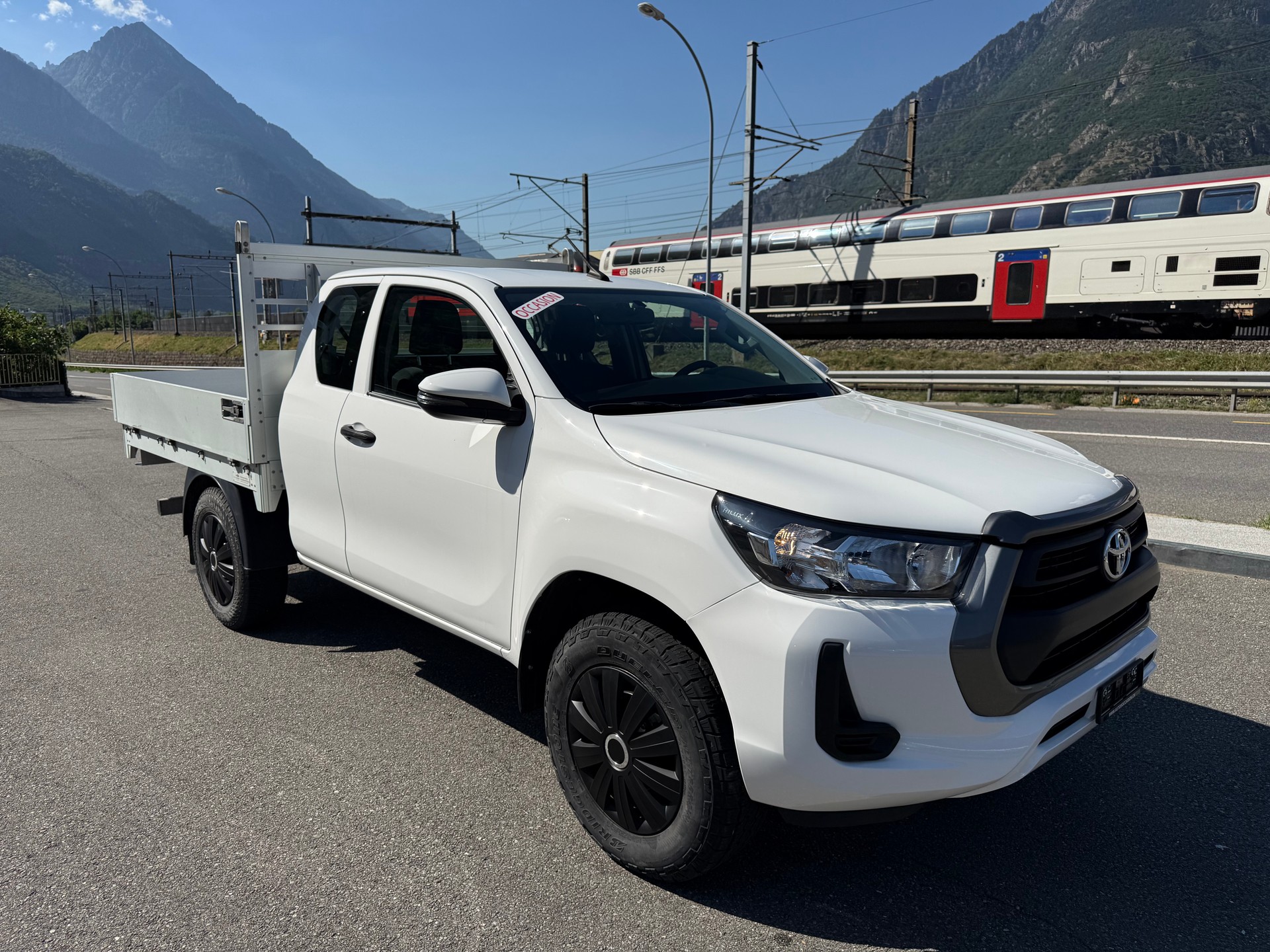 TOYOTA Hilux 2.4D-4D Comfort Extra Cab 4x4-image-3