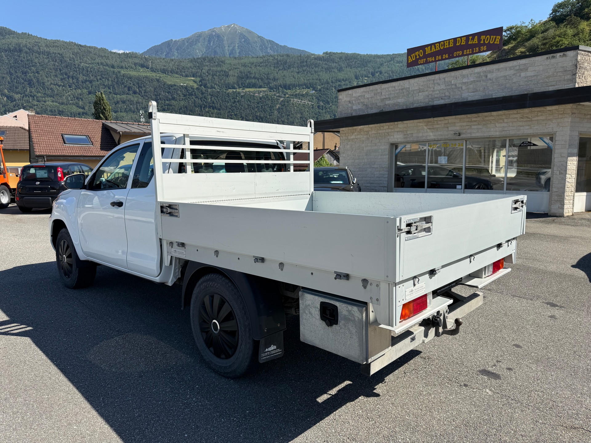 TOYOTA Hilux 2.4D-4D Comfort Extra Cab 4x4-image-7
