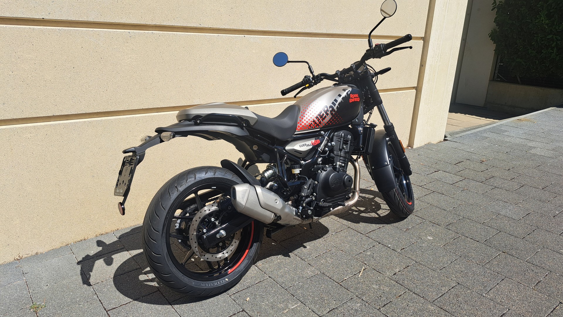 HUSQVARNA Svartpilen 401-image-5