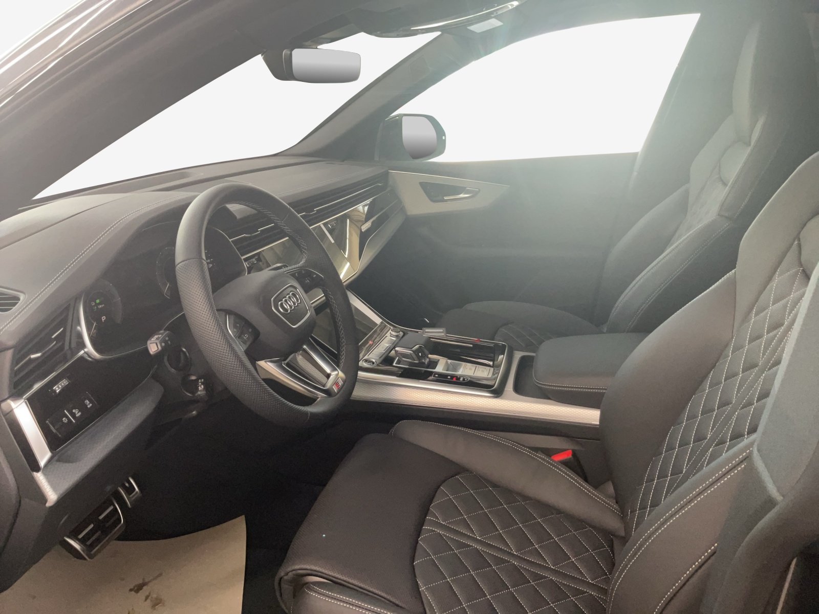 AUDI Q8 SUV TFSI e quattro 290 kW Attraction tiptronic-image-7