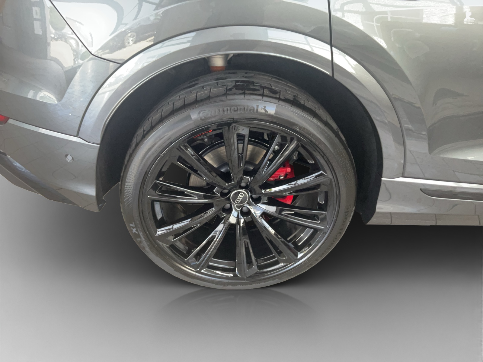 AUDI Q8 SUV TFSI e quattro 290 kW Attraction tiptronic-image-13