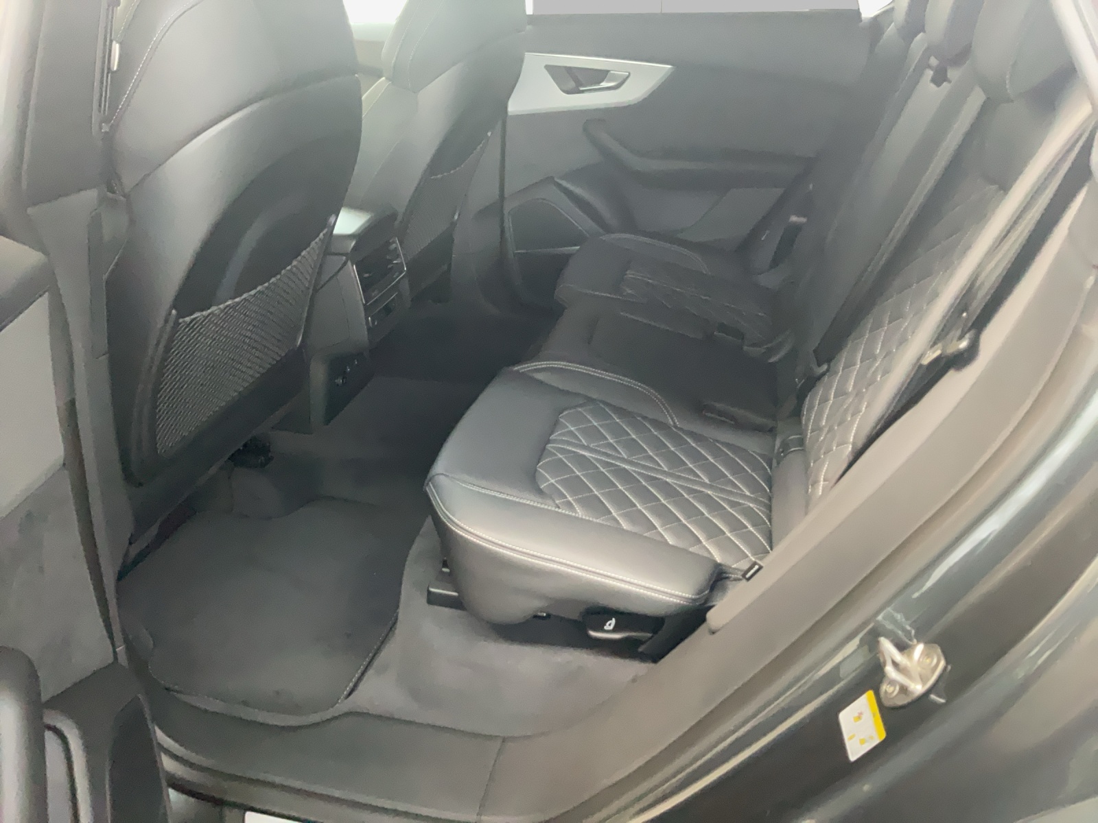 AUDI Q8 SUV TFSI e quattro 290 kW Attraction tiptronic-image-11