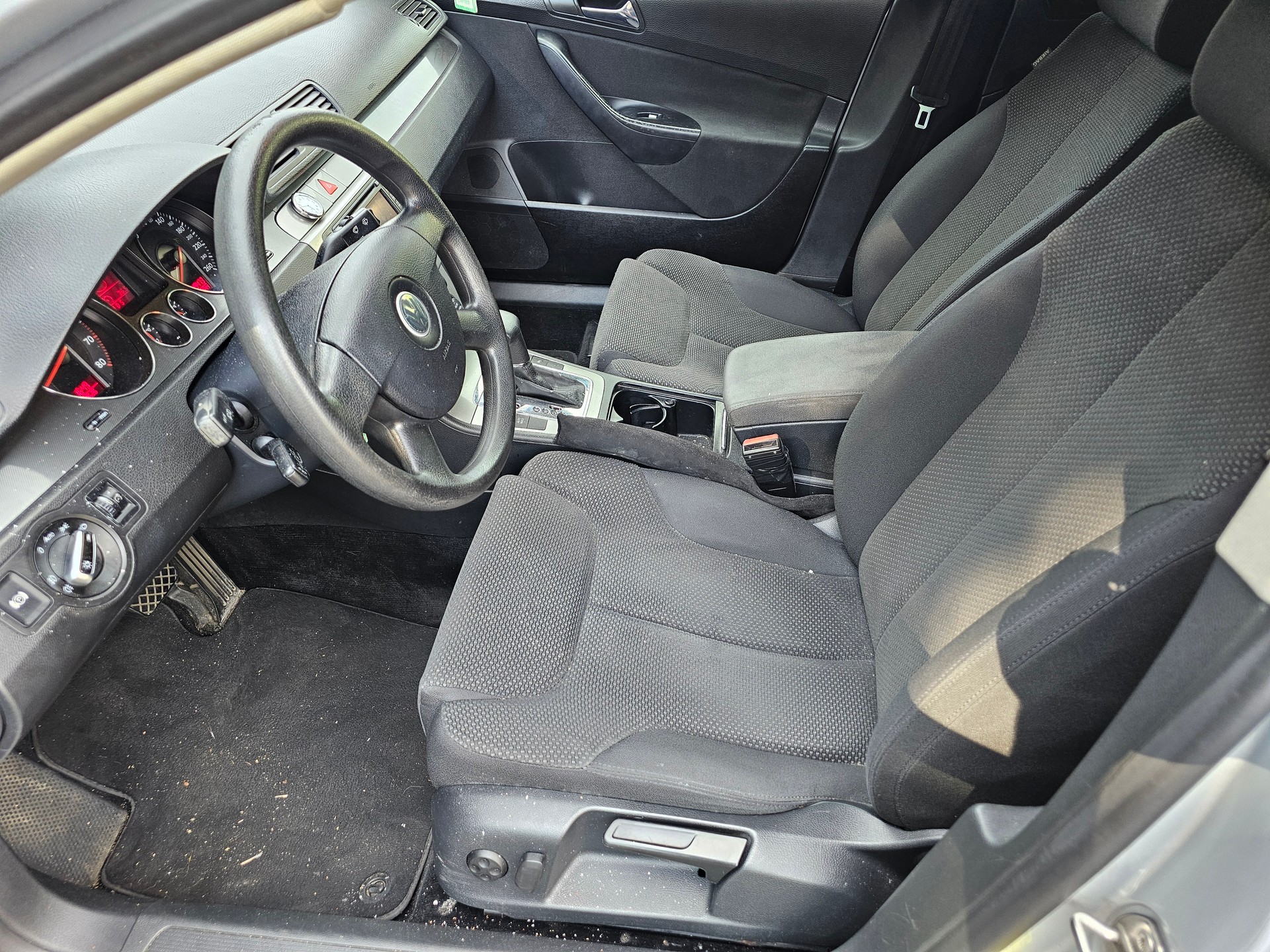 VW Passat 2.0 FSI Comfortline-image-8