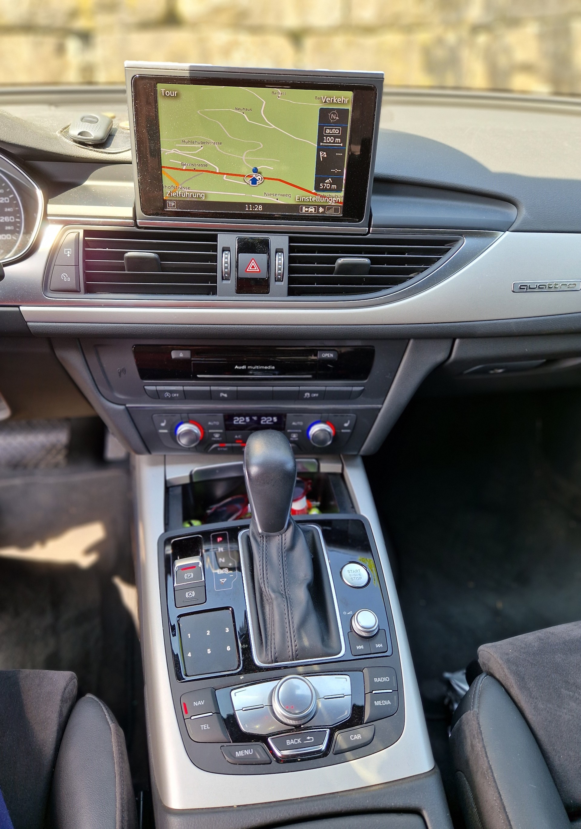 AUDI 3.0 V6 TDI 272 quattro S-Tr.-image-4