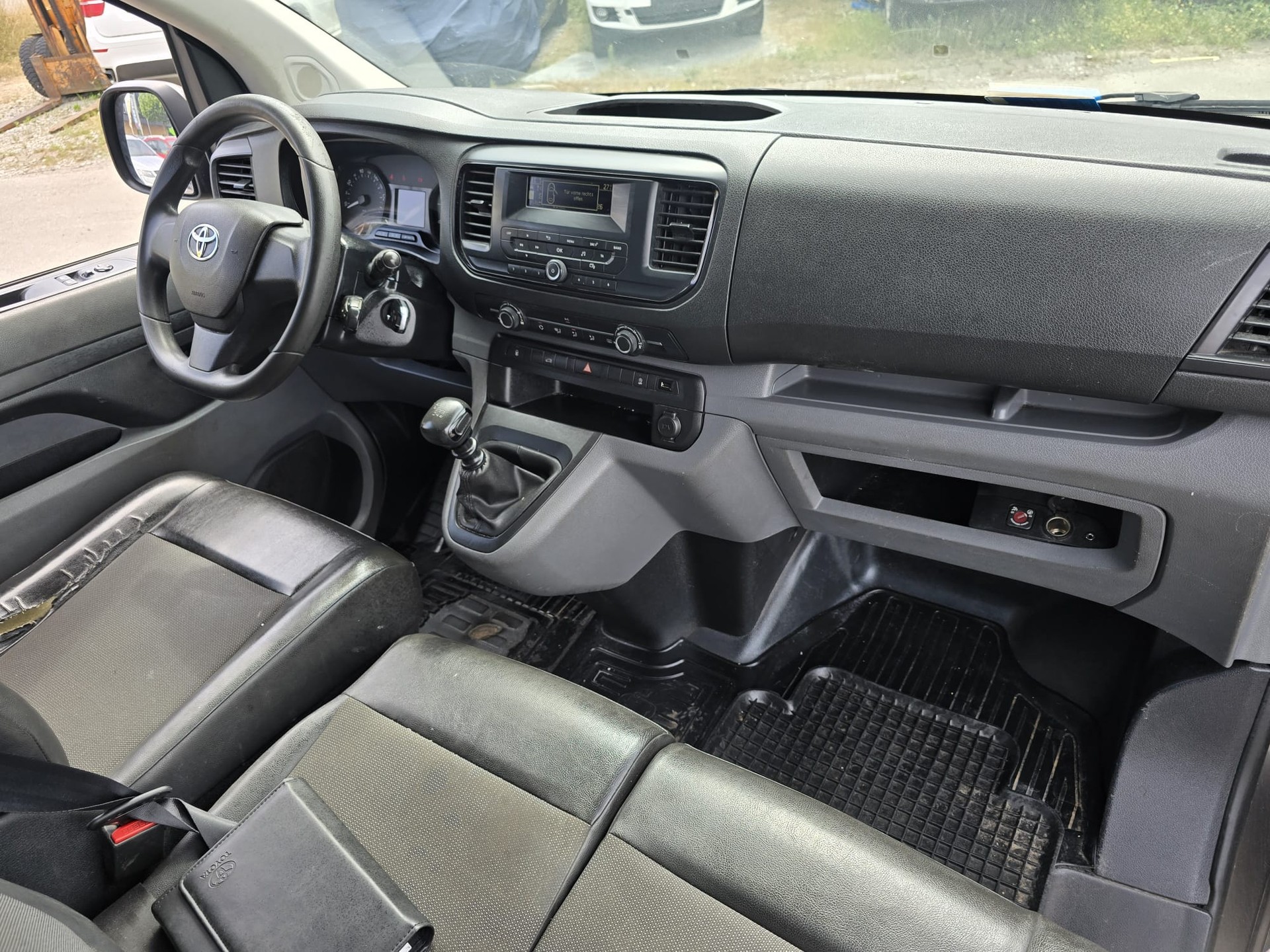 TOYOTA Proace 2.0D Panel Van L1 Luna-image-11