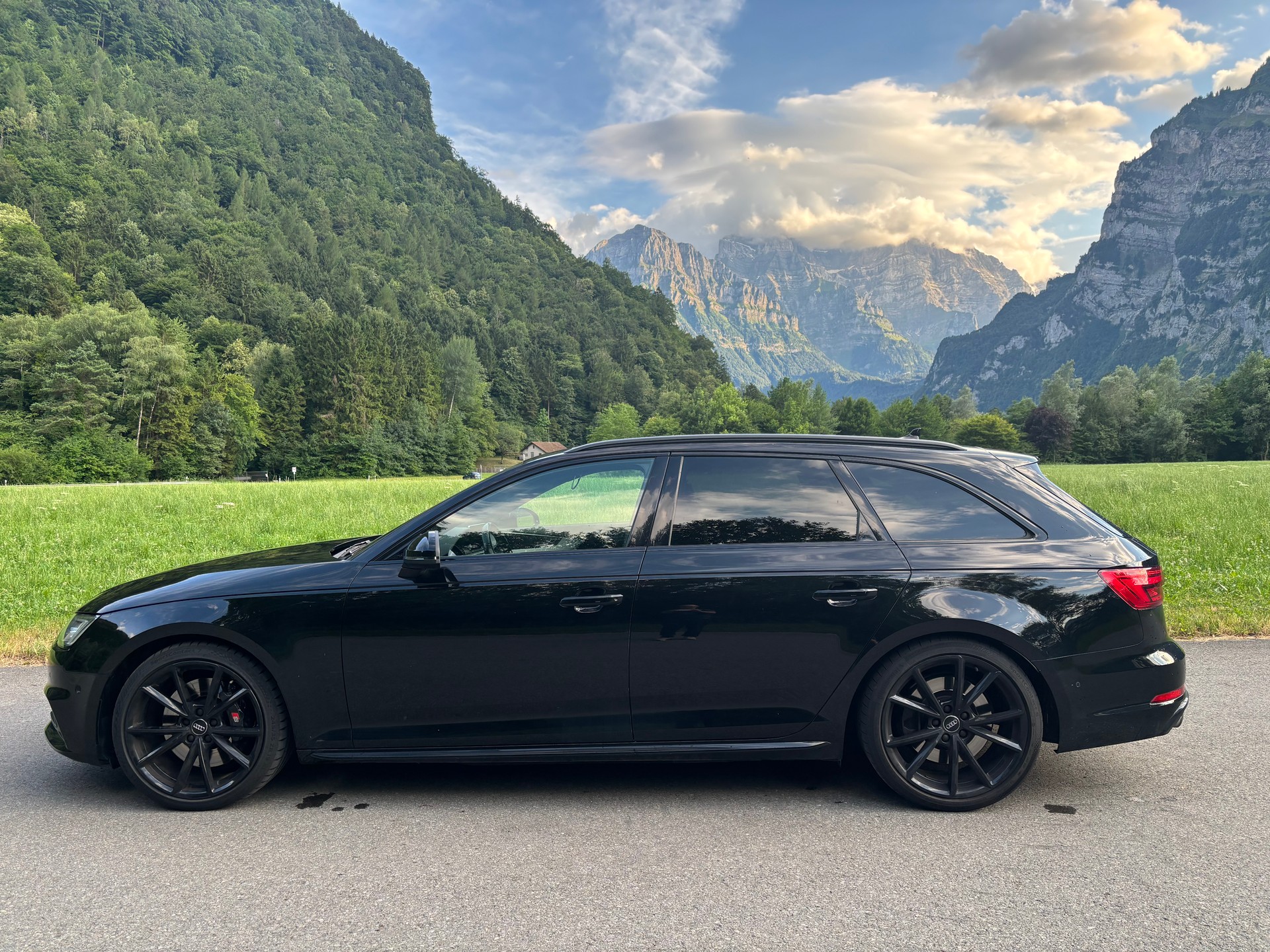 AUDI 3.0 V6 TFSI quattro S-Tronic-image-5