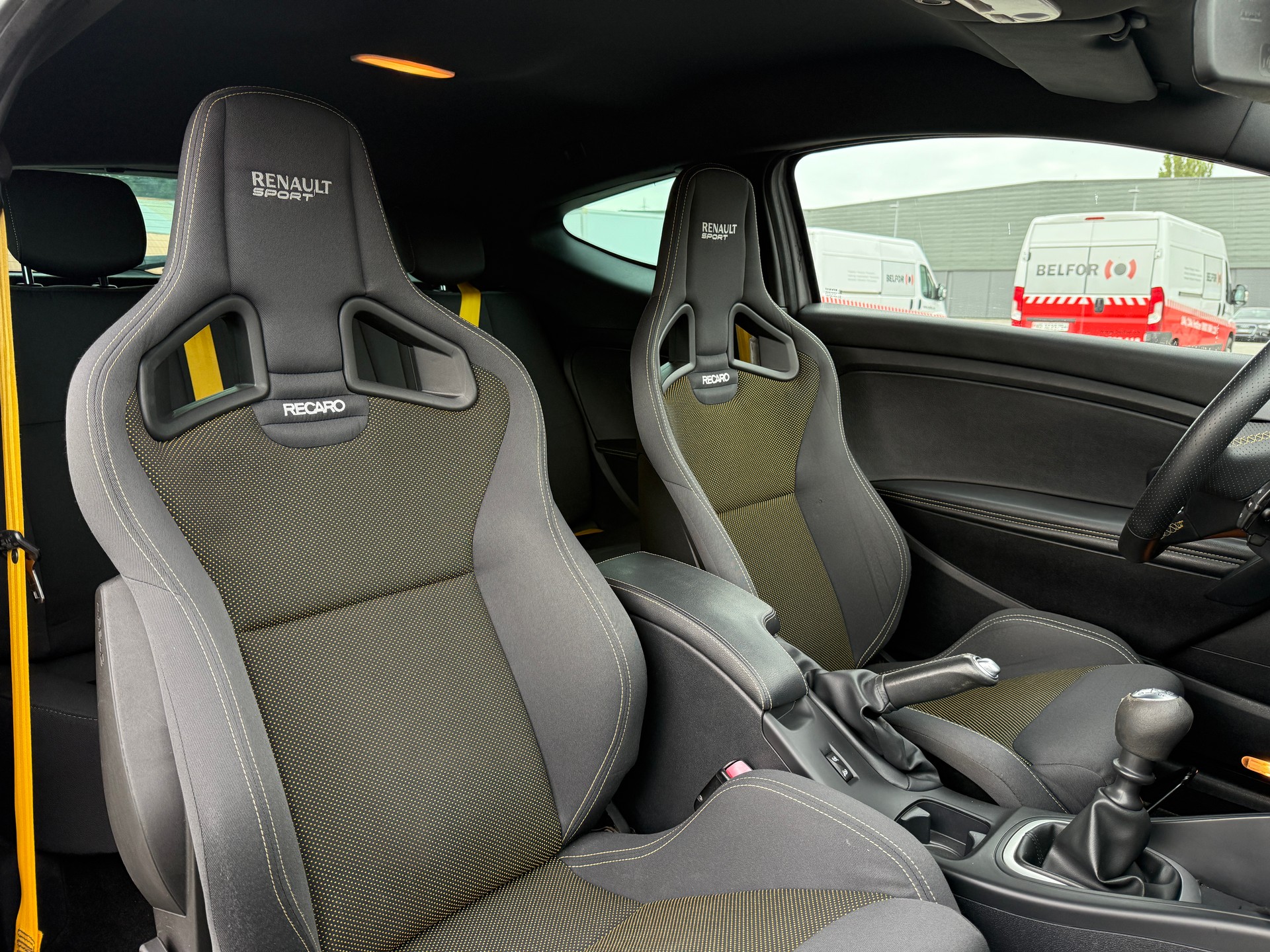 RENAULT Mégane Coupé 2.0 16V Turbo RS Cup-image-10
