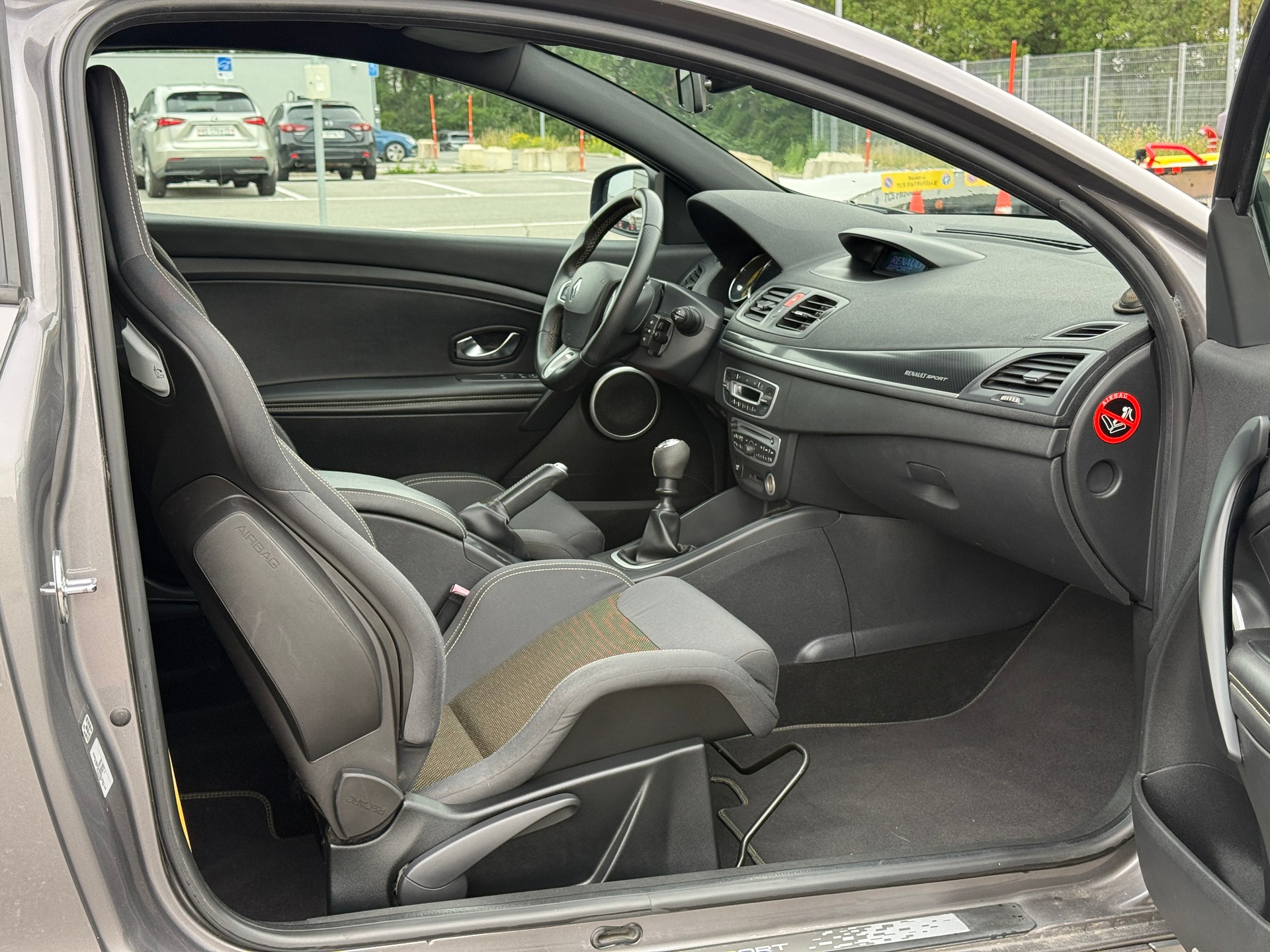 RENAULT Mégane Coupé 2.0 16V Turbo RS Cup-image-11