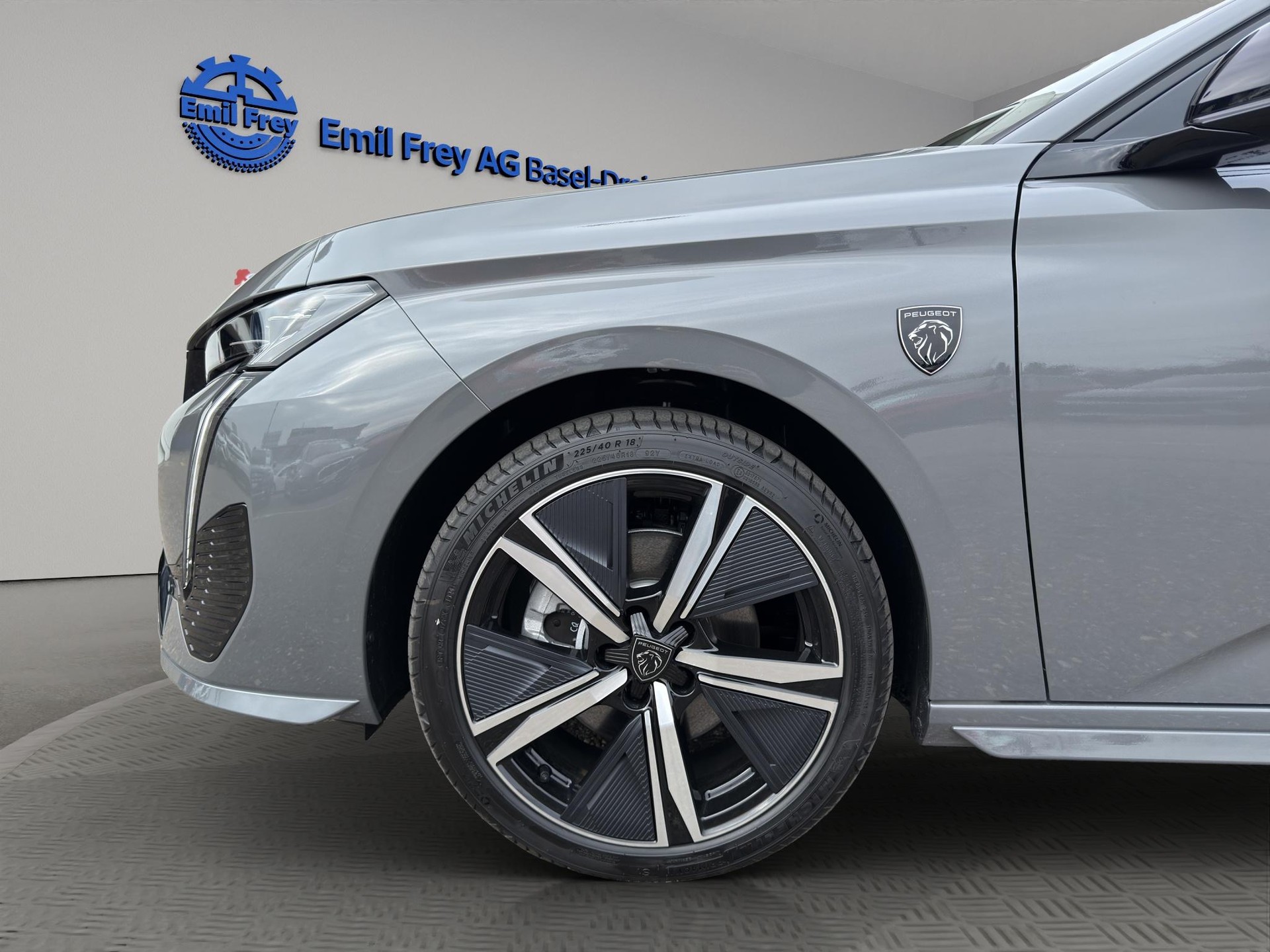 PEUGEOT 308 SW 1.2 Hybrid GT-image-8