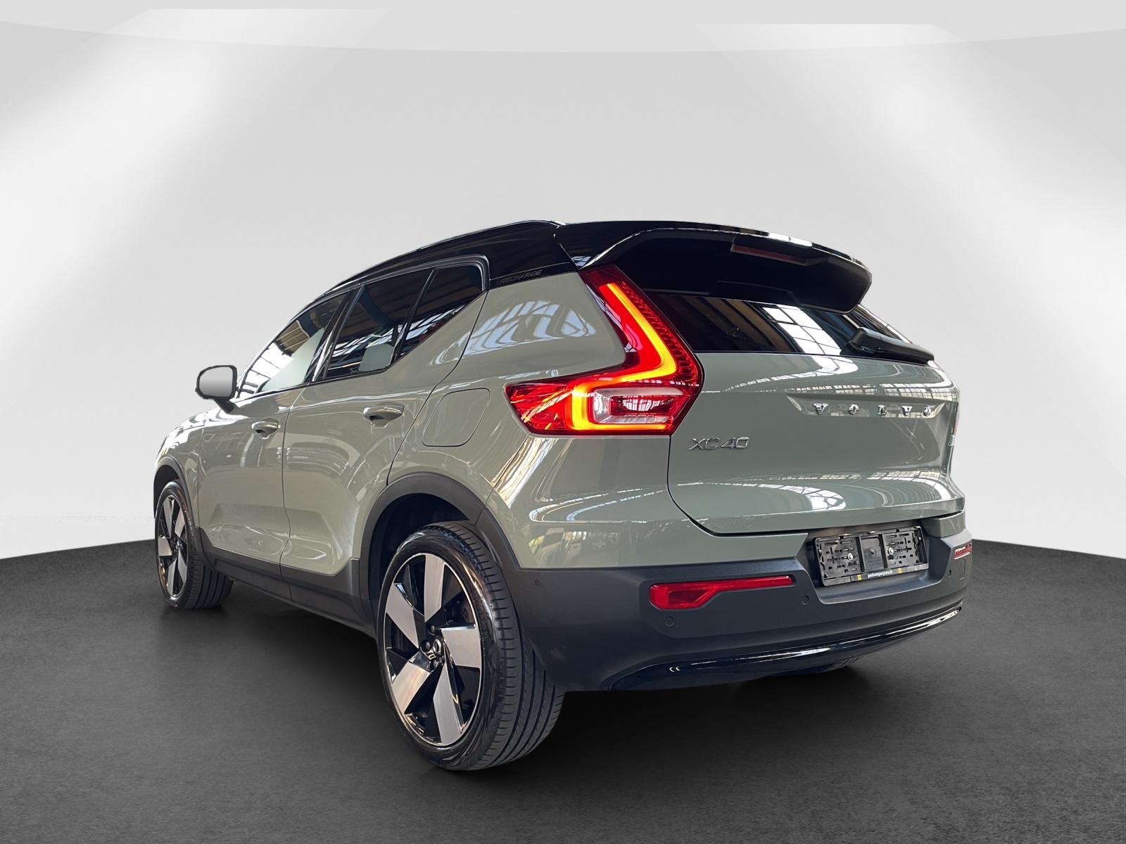VOLVO XC40 P8 Twin Ultimate AWD-image-3