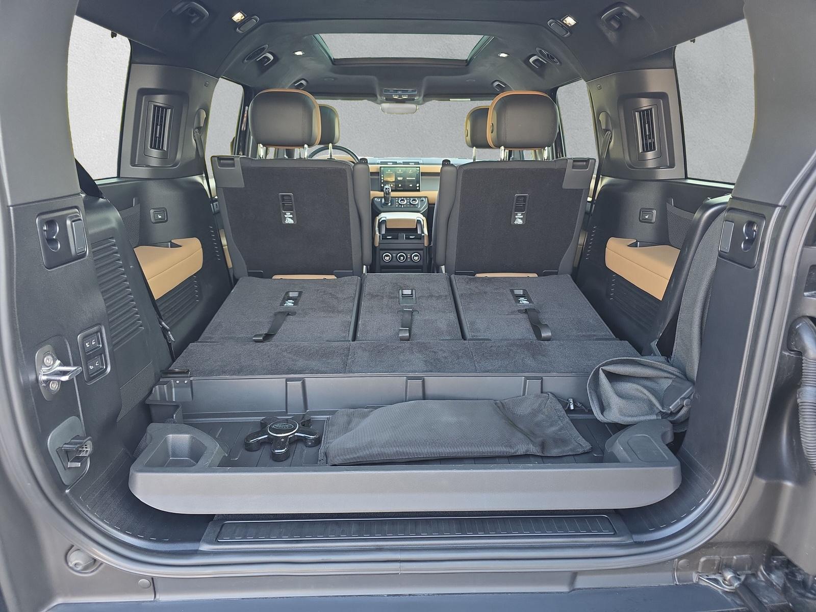 LAND ROVER Defender 130 3.0 D I6 300 X-Dynamic HSE (CH) AHK 3.0T-image-9