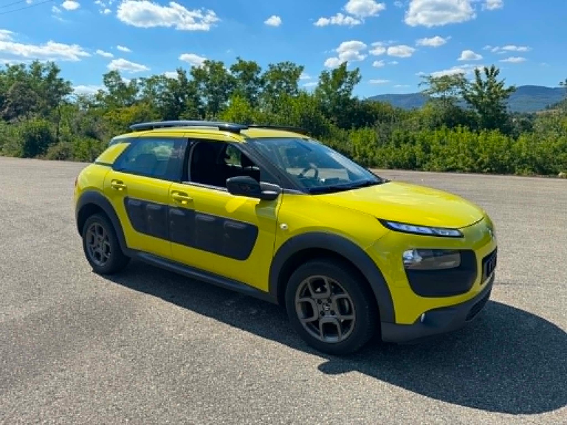 CITROEN C4 Cactus 1.6 e-HDi Live ETG6-image-0