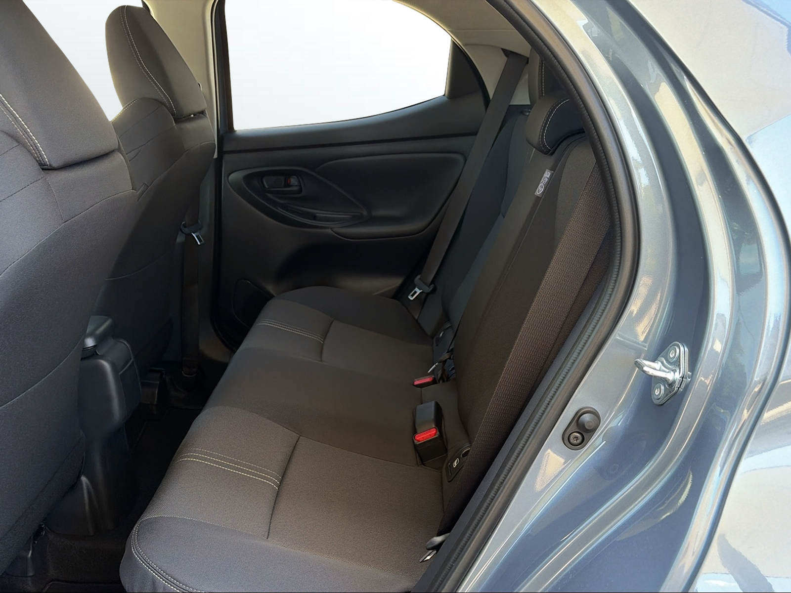 TOYOTA Yaris 1.5 Trend e-CVT-image-10