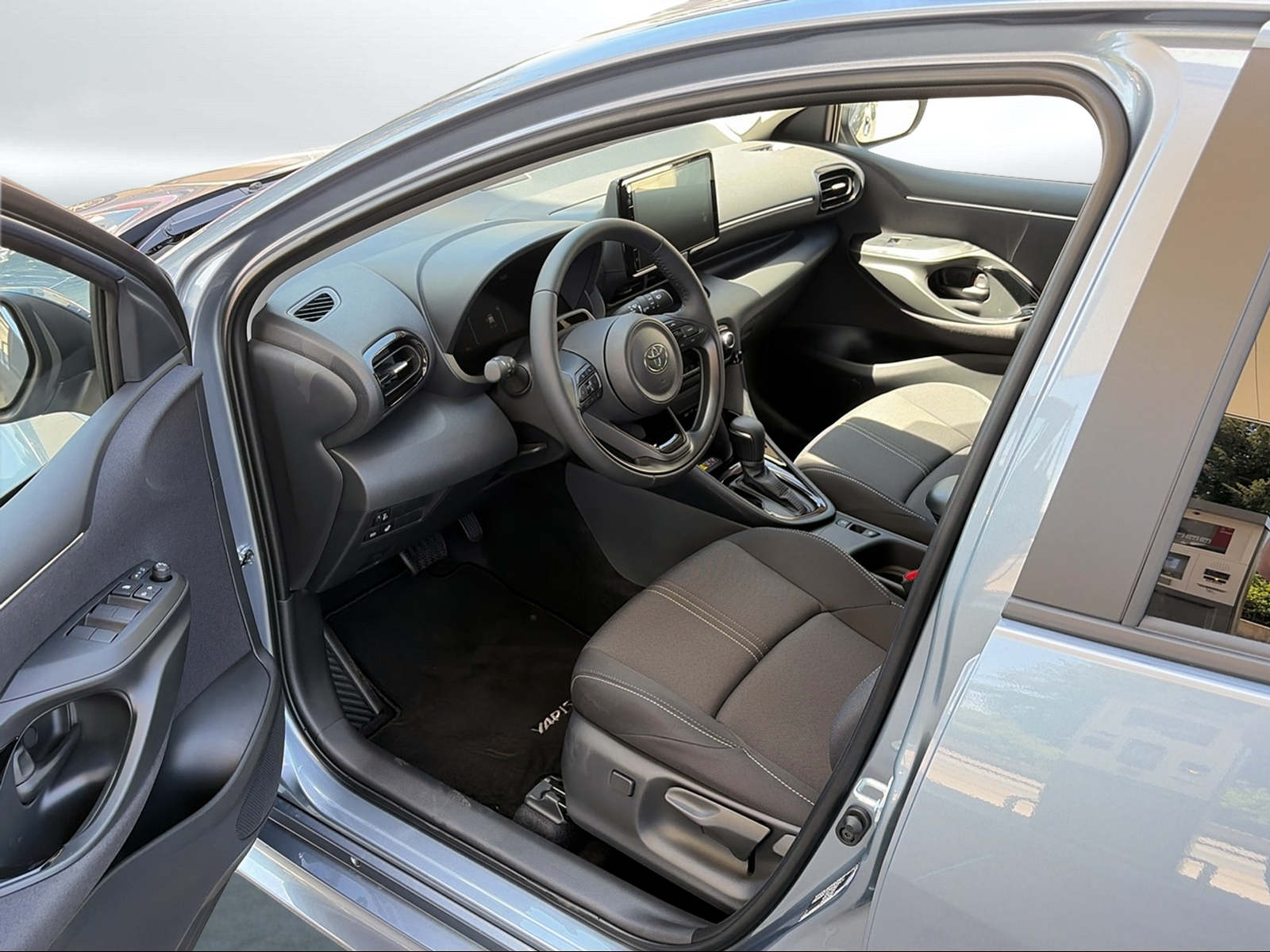 TOYOTA Yaris 1.5 Trend e-CVT-image-7
