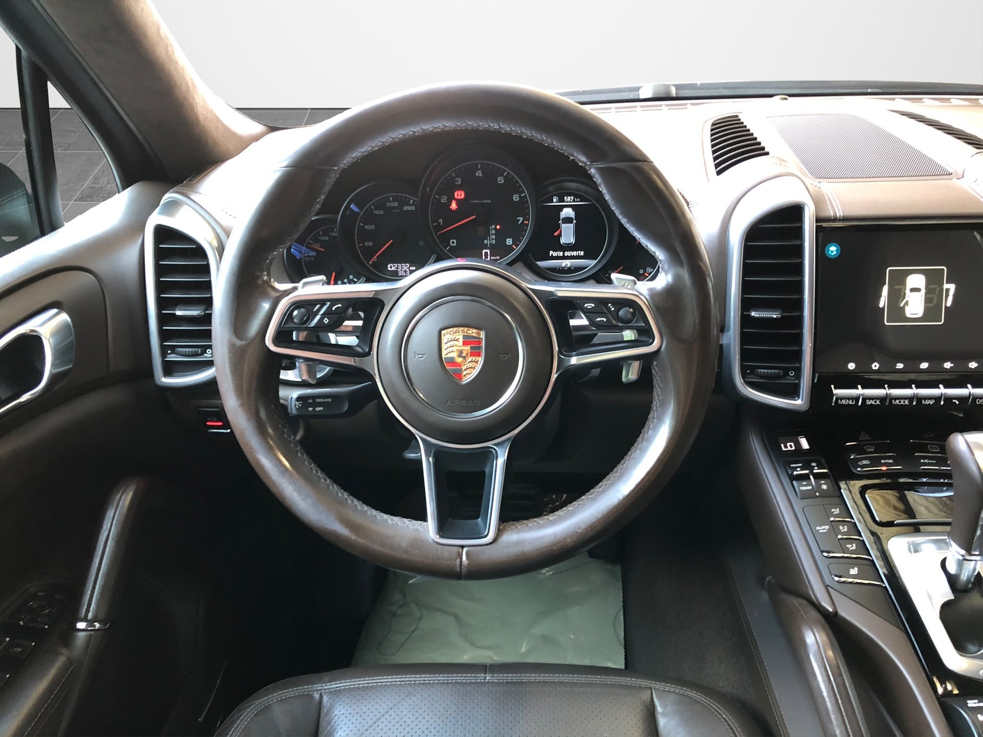 PORSCHE Cayenne-image-8