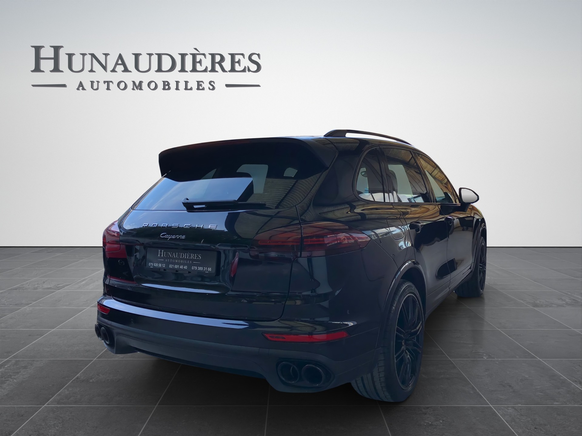 PORSCHE Cayenne-image-1