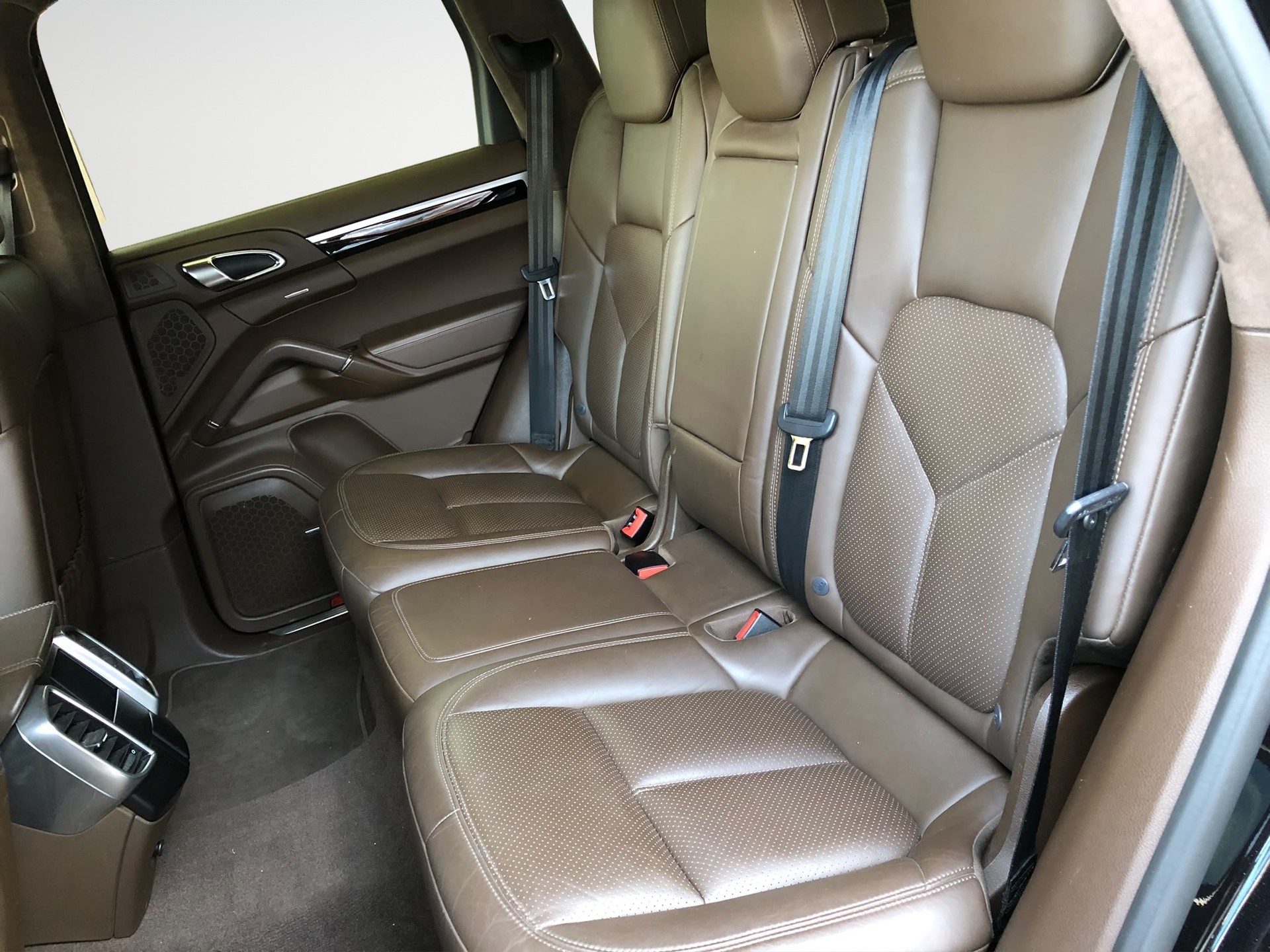 PORSCHE Cayenne-image-9