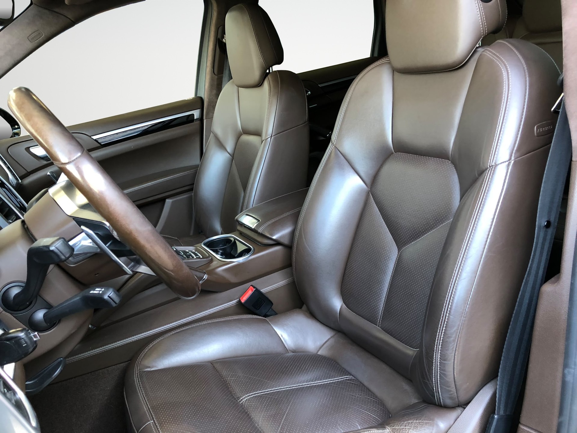 PORSCHE Cayenne-image-7